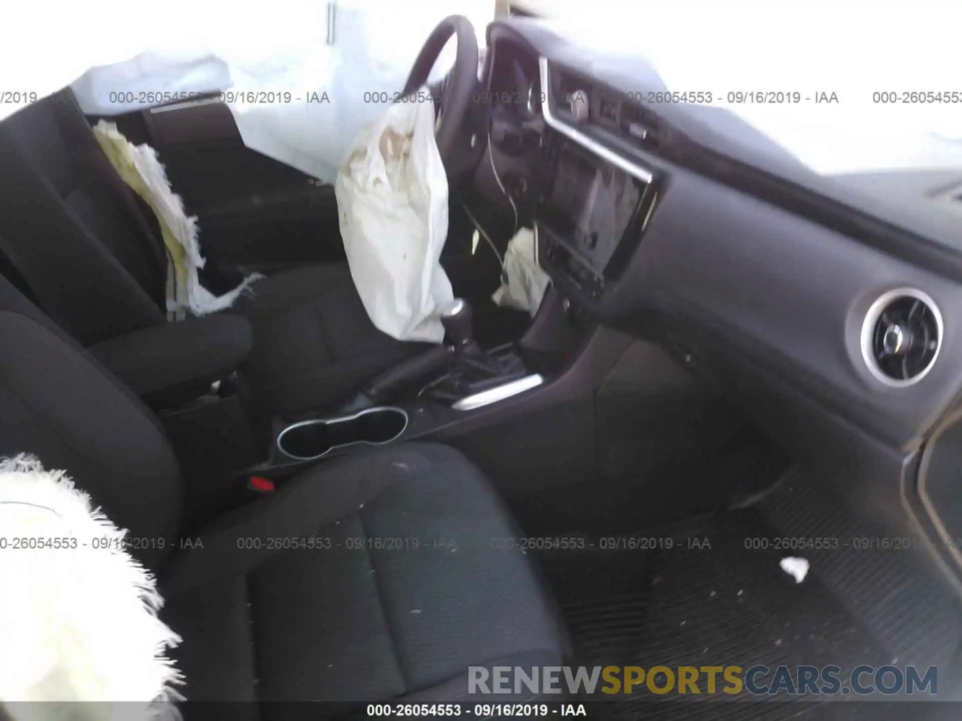 5 Photograph of a damaged car 5YFBURHE4KP910194 TOYOTA COROLLA 2019