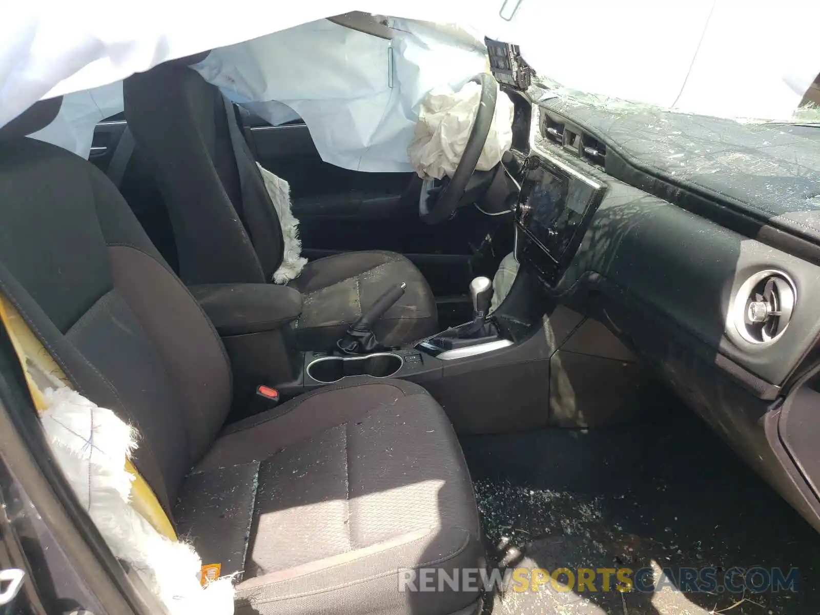 5 Photograph of a damaged car 5YFBURHE4KP911183 TOYOTA COROLLA 2019