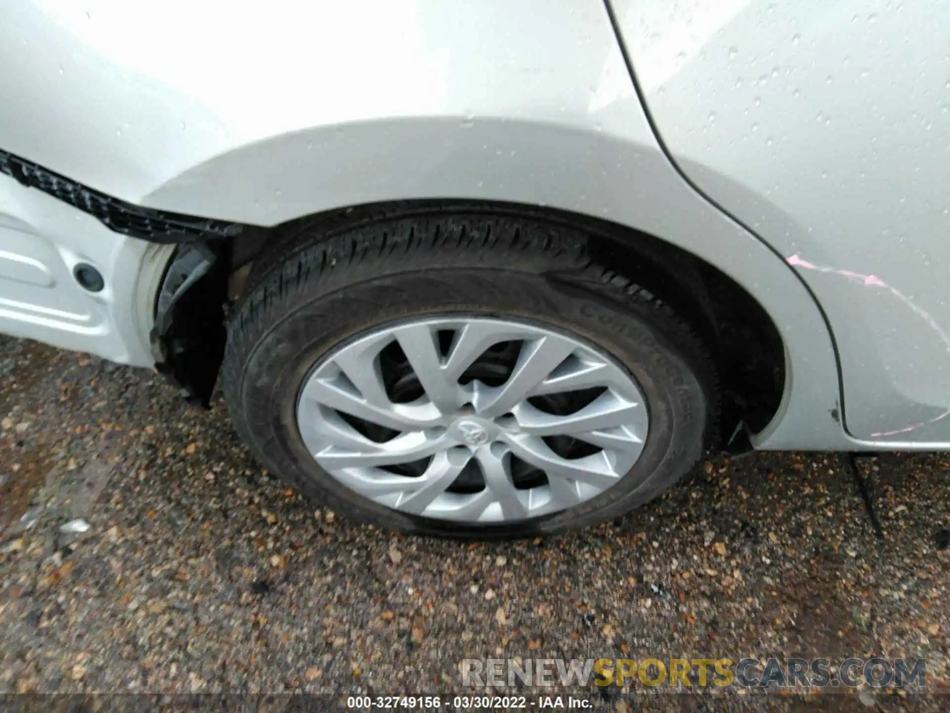 15 Photograph of a damaged car 5YFBURHE4KP912558 TOYOTA COROLLA 2019