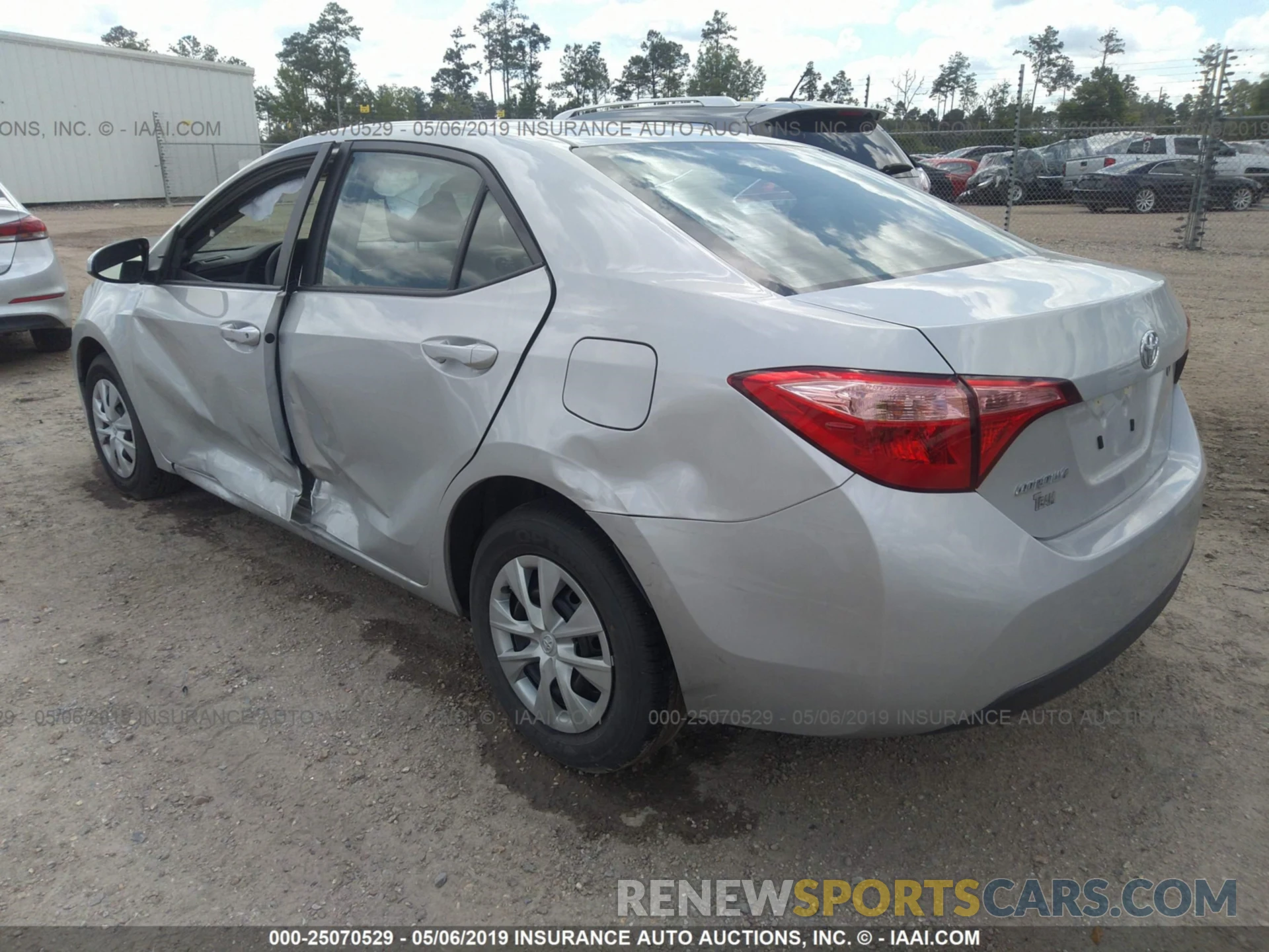 3 Photograph of a damaged car 5YFBURHE4KP913483 TOYOTA COROLLA 2019