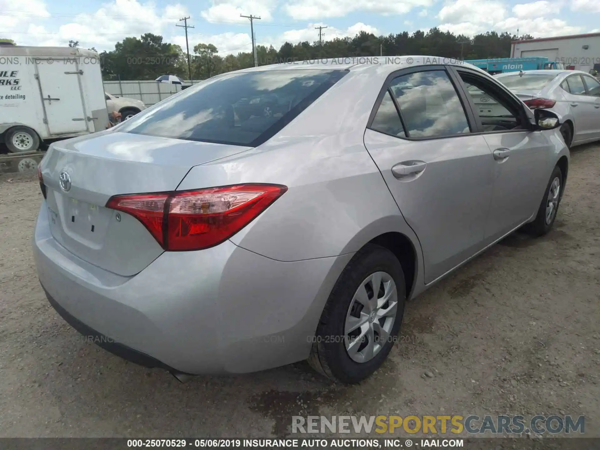 4 Photograph of a damaged car 5YFBURHE4KP913483 TOYOTA COROLLA 2019