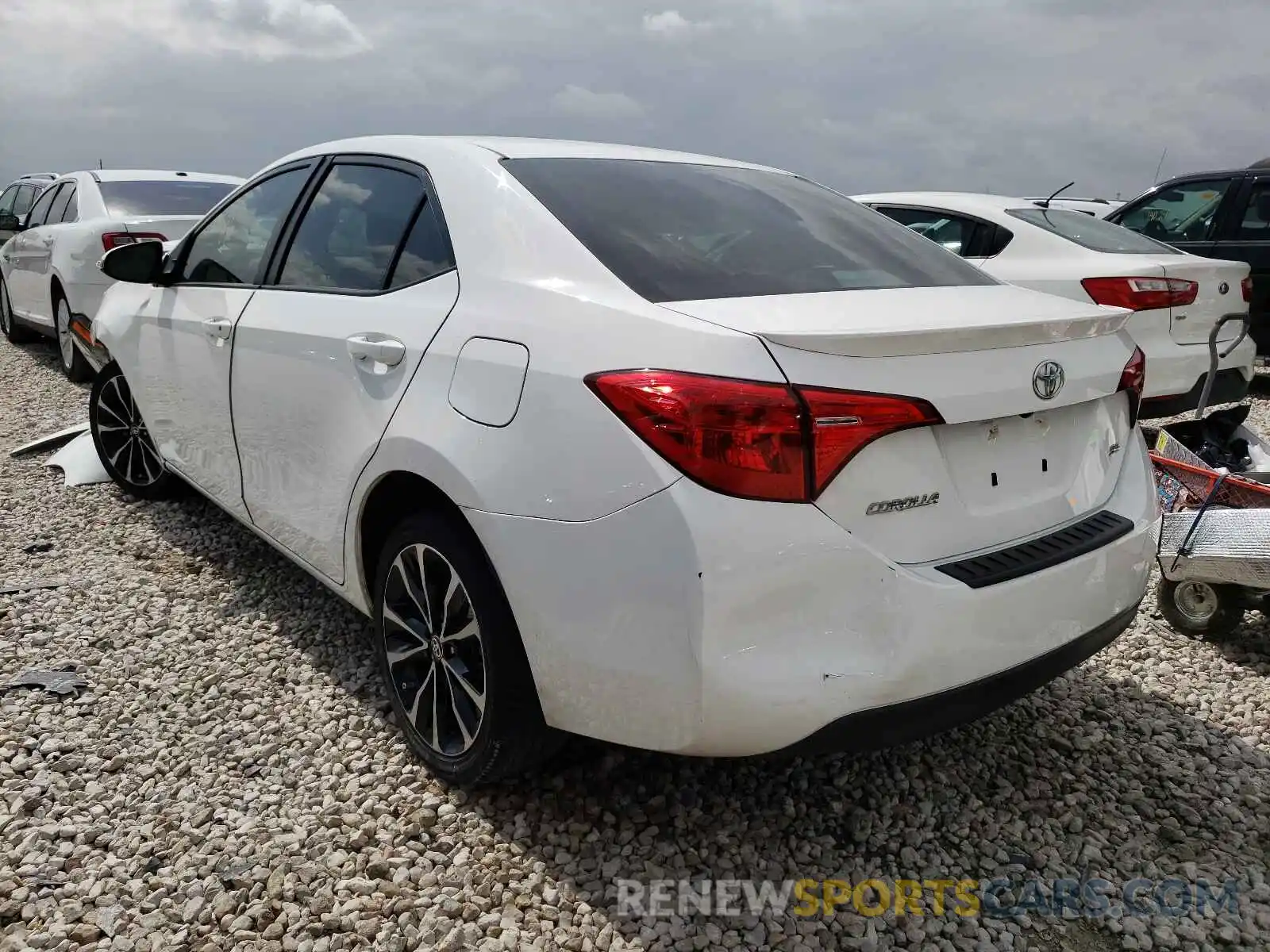 3 Photograph of a damaged car 5YFBURHE4KP915850 TOYOTA COROLLA 2019