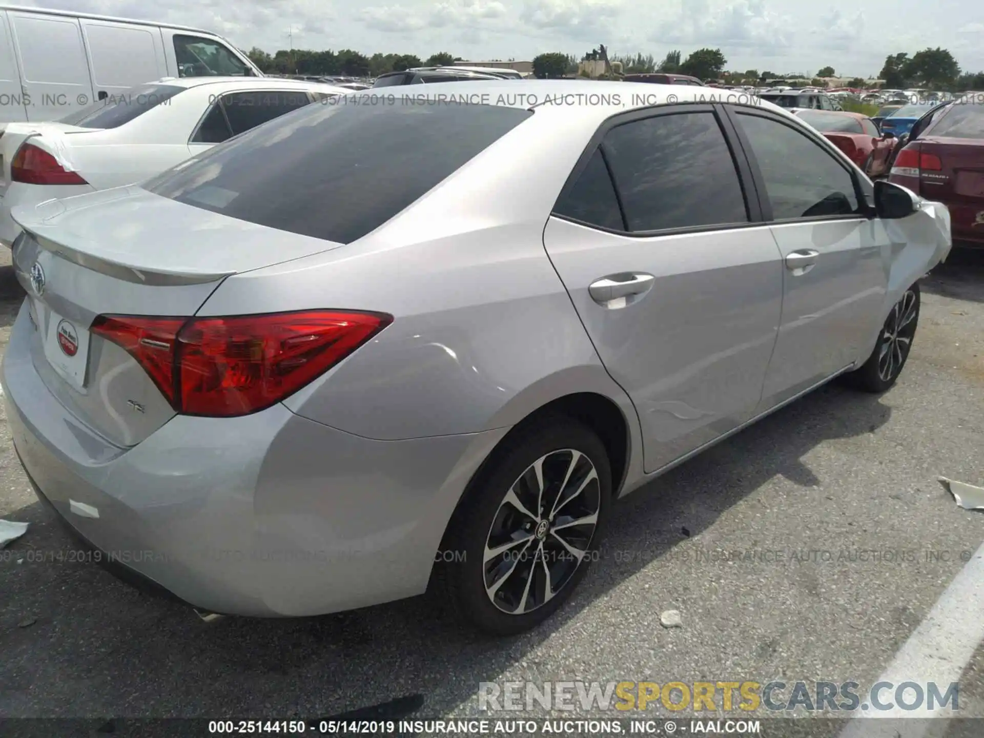 4 Photograph of a damaged car 5YFBURHE4KP916027 TOYOTA COROLLA 2019