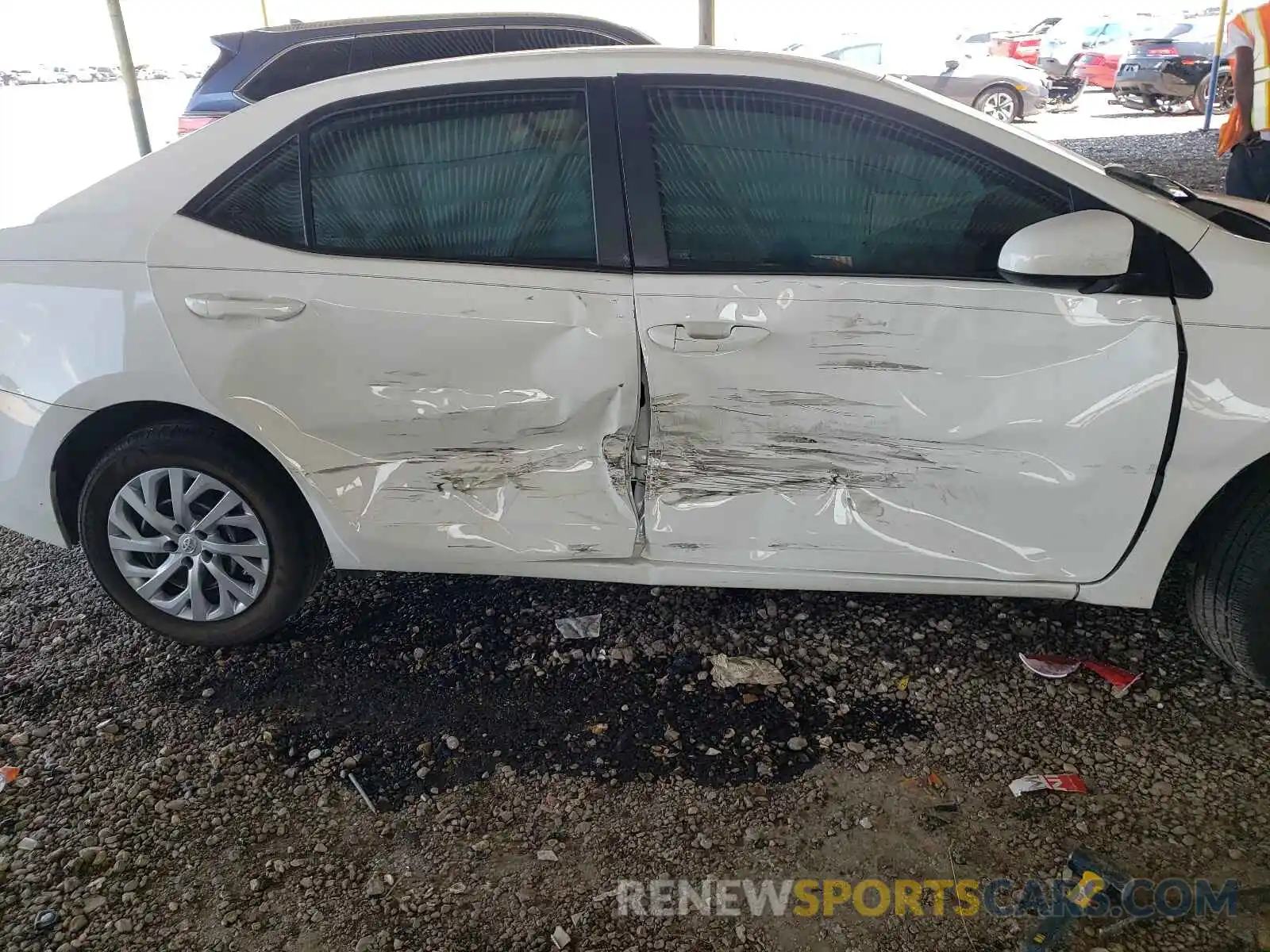 9 Photograph of a damaged car 5YFBURHE4KP920546 TOYOTA COROLLA 2019