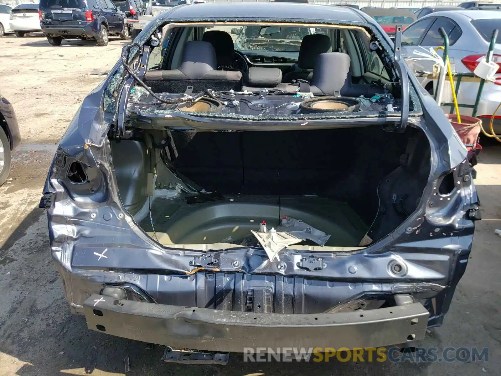 9 Photograph of a damaged car 5YFBURHE4KP922037 TOYOTA COROLLA 2019