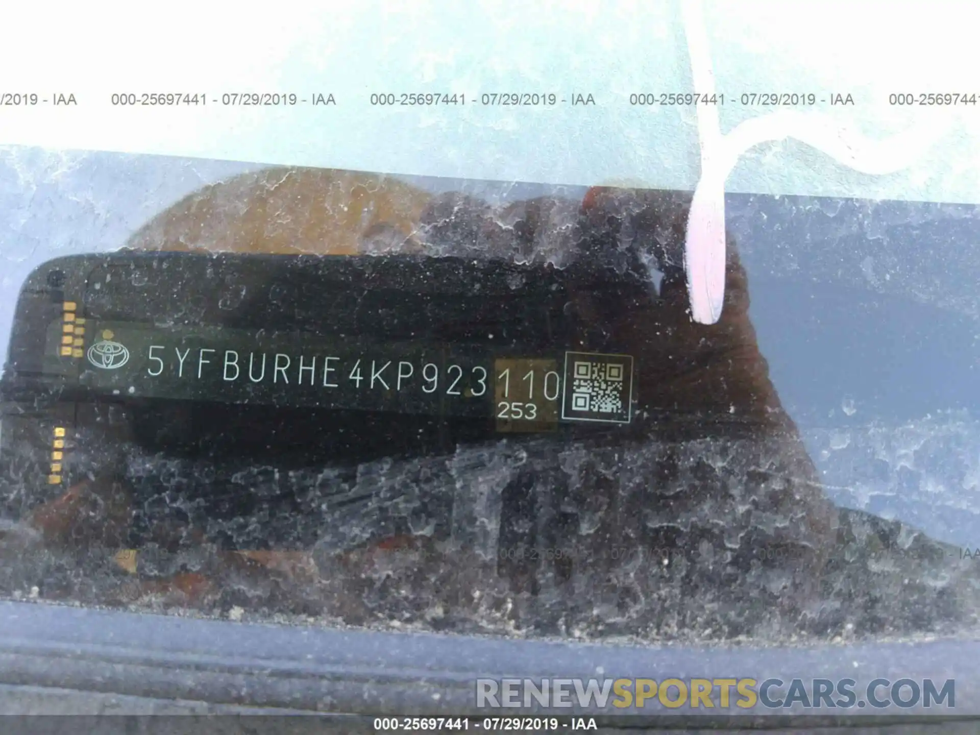 9 Photograph of a damaged car 5YFBURHE4KP923110 TOYOTA COROLLA 2019