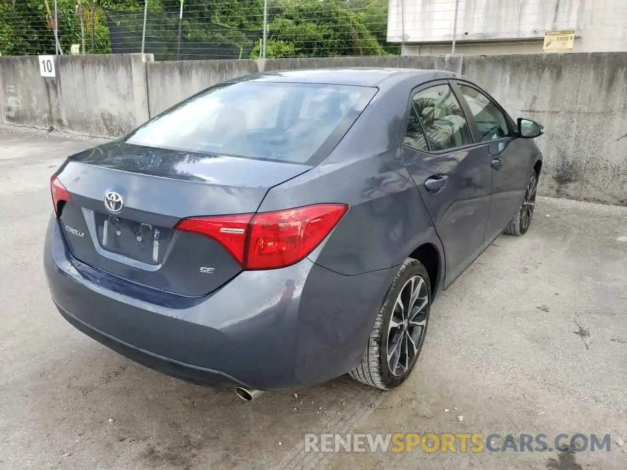 4 Photograph of a damaged car 5YFBURHE4KP923186 TOYOTA COROLLA 2019