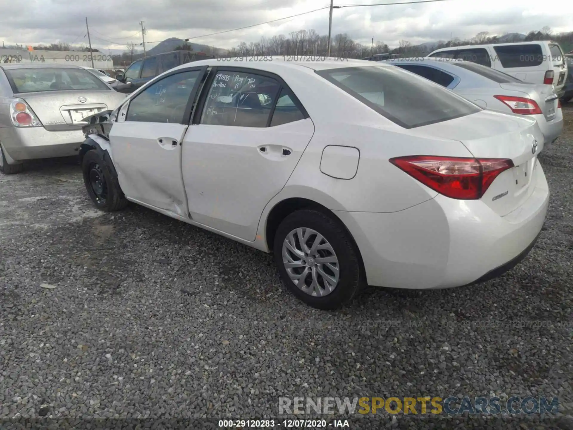 3 Photograph of a damaged car 5YFBURHE4KP923785 TOYOTA COROLLA 2019