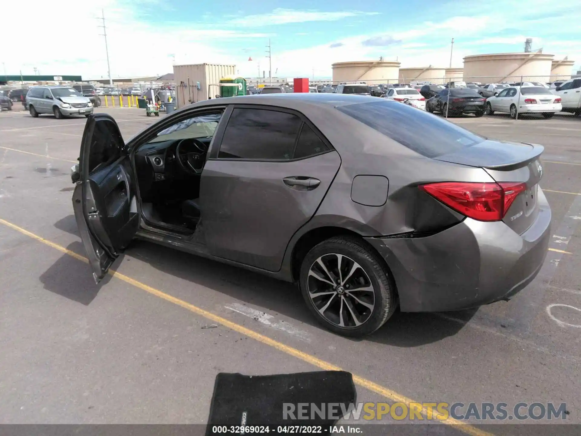 3 Photograph of a damaged car 5YFBURHE4KP923818 TOYOTA COROLLA 2019