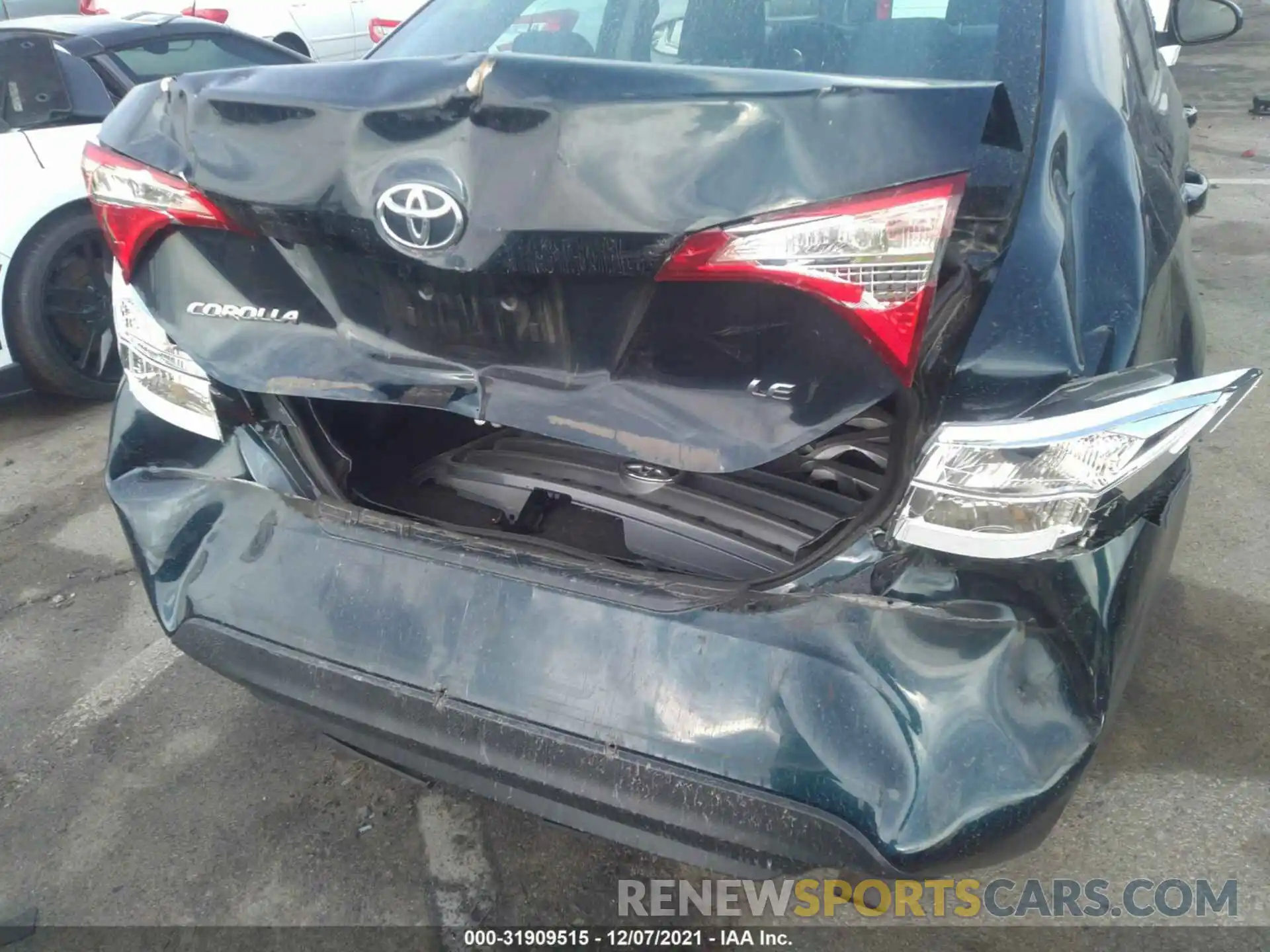 6 Photograph of a damaged car 5YFBURHE4KP923995 TOYOTA COROLLA 2019