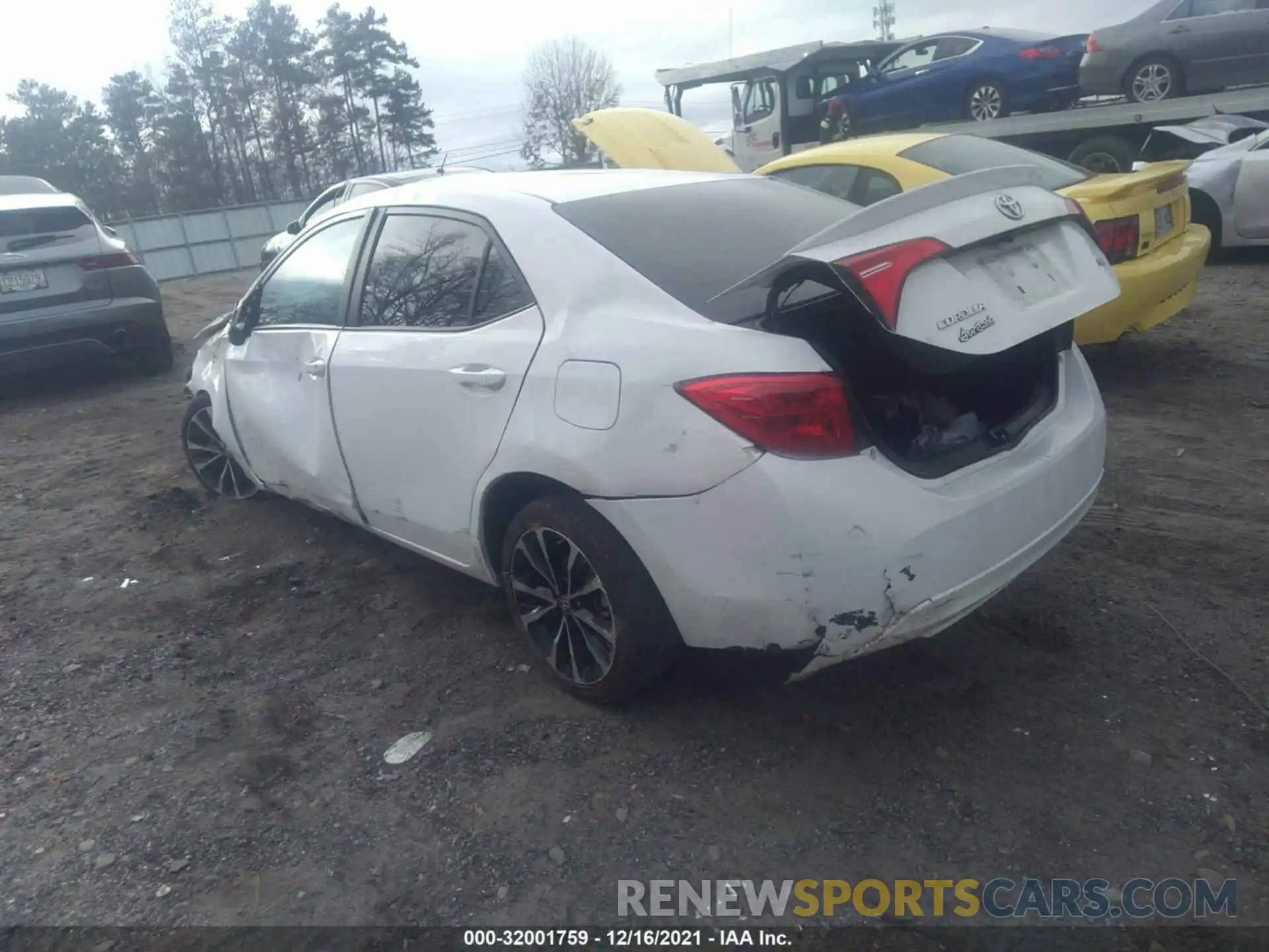 3 Photograph of a damaged car 5YFBURHE4KP924452 TOYOTA COROLLA 2019