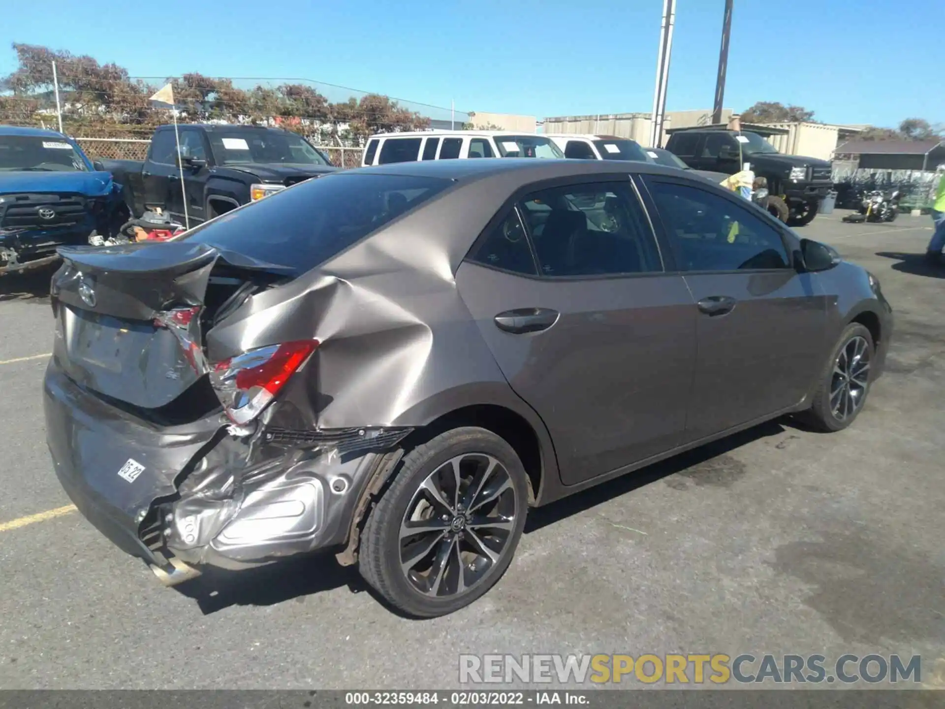 4 Photograph of a damaged car 5YFBURHE4KP926962 TOYOTA COROLLA 2019