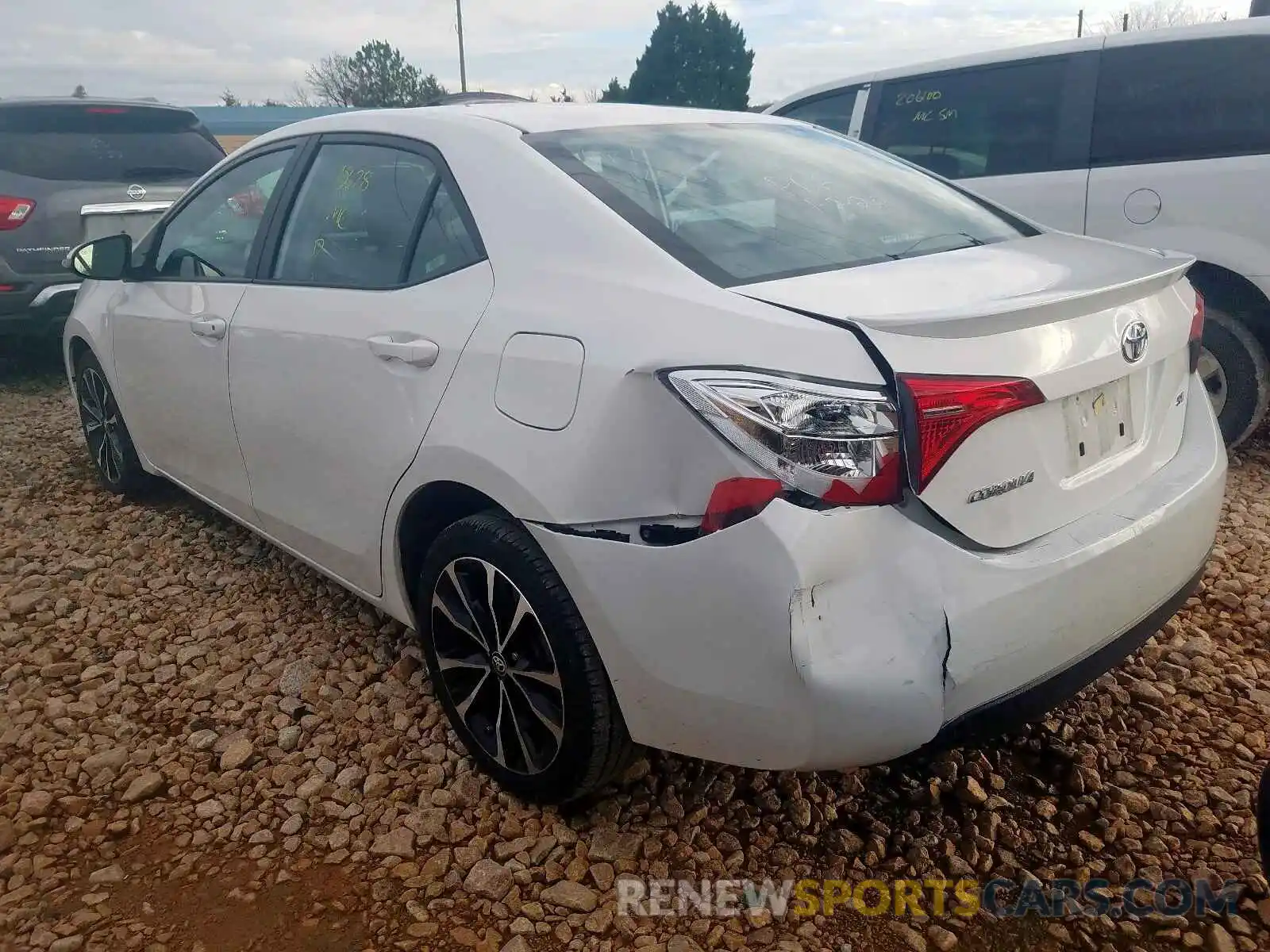 3 Photograph of a damaged car 5YFBURHE4KP927027 TOYOTA COROLLA 2019