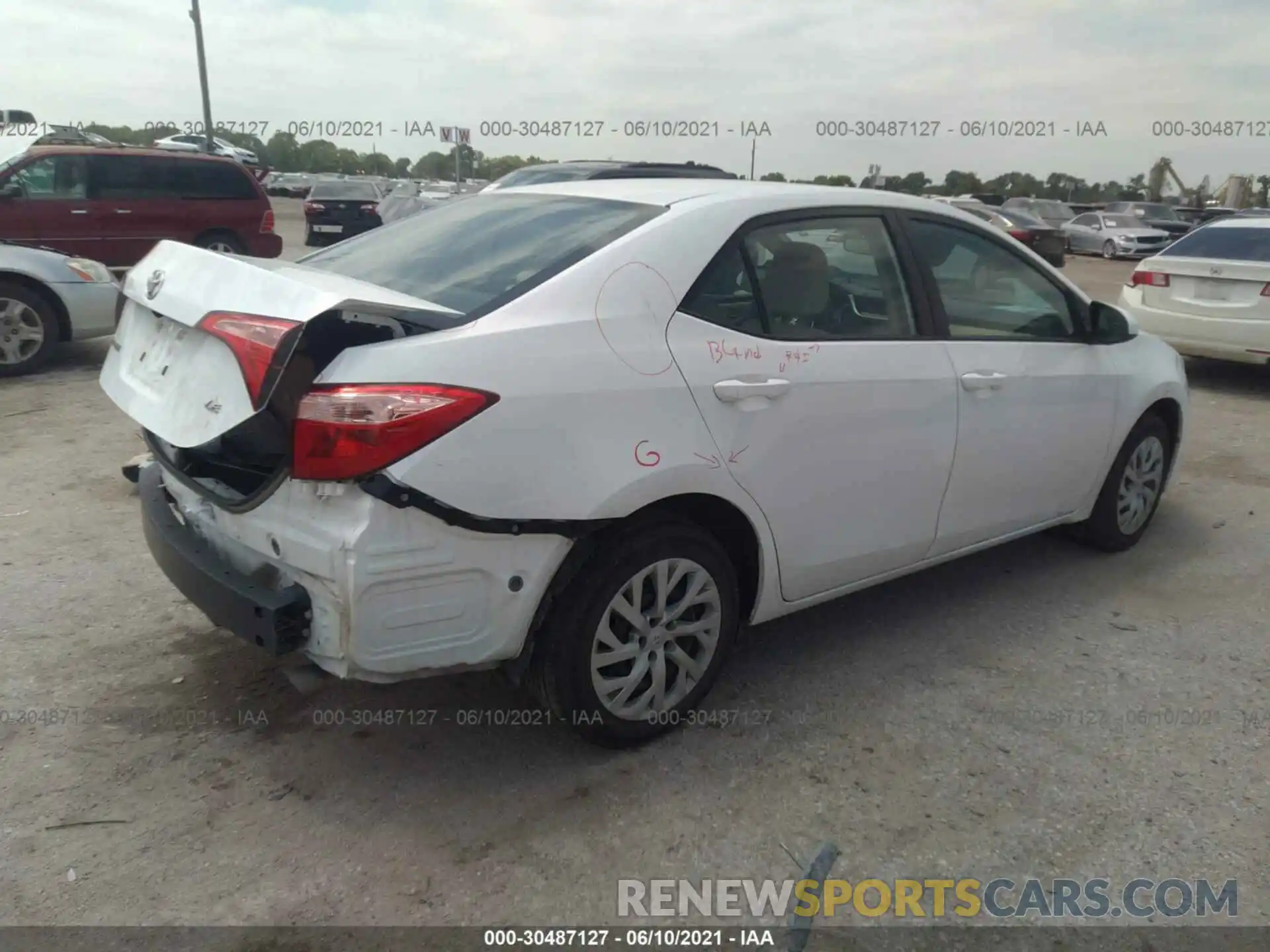 4 Photograph of a damaged car 5YFBURHE4KP928498 TOYOTA COROLLA 2019