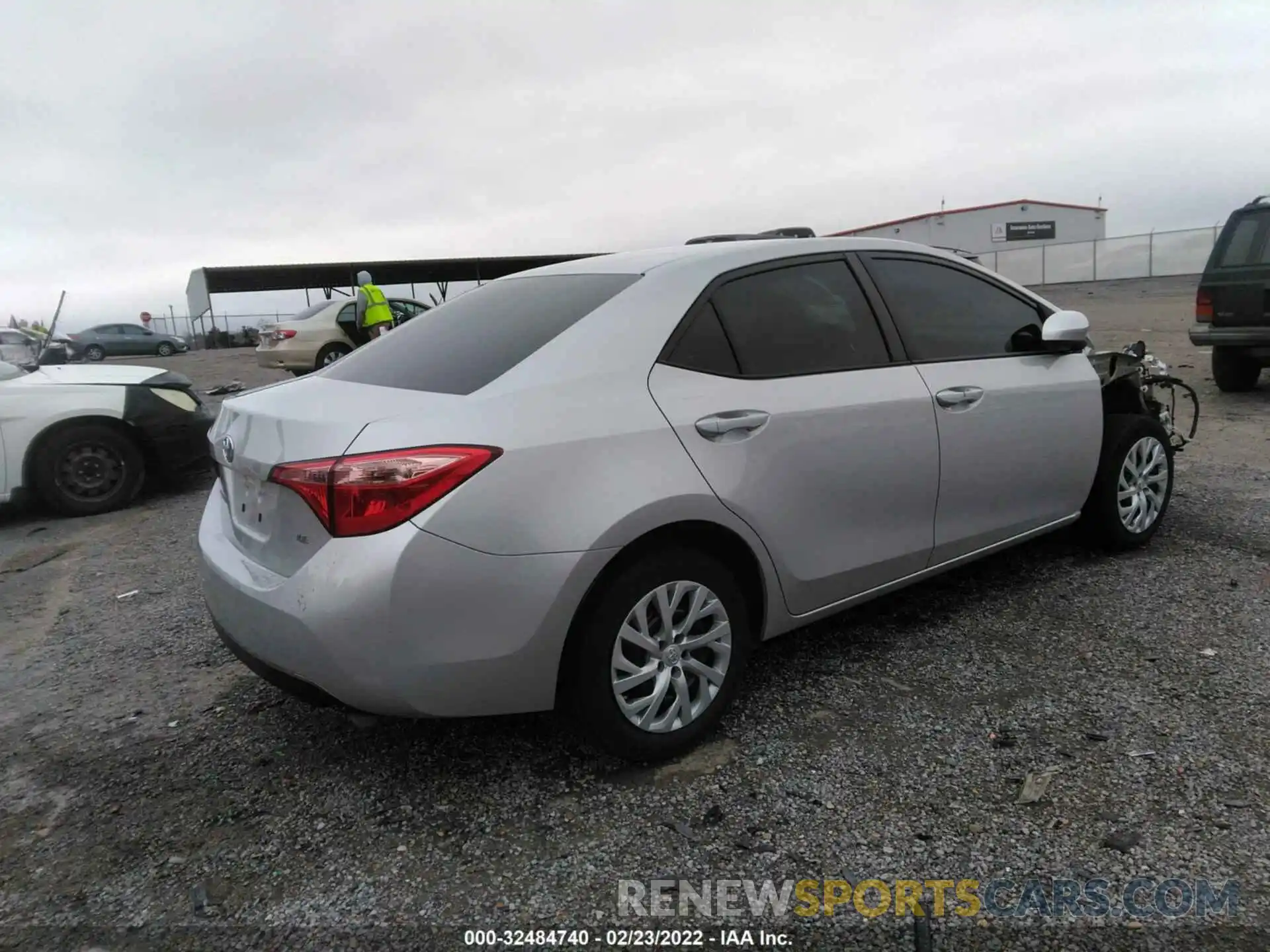 4 Photograph of a damaged car 5YFBURHE4KP928727 TOYOTA COROLLA 2019