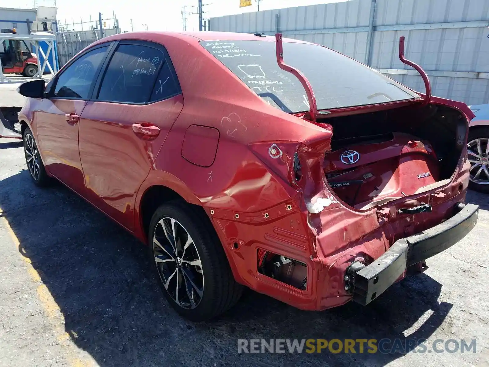 3 Photograph of a damaged car 5YFBURHE4KP928985 TOYOTA COROLLA 2019