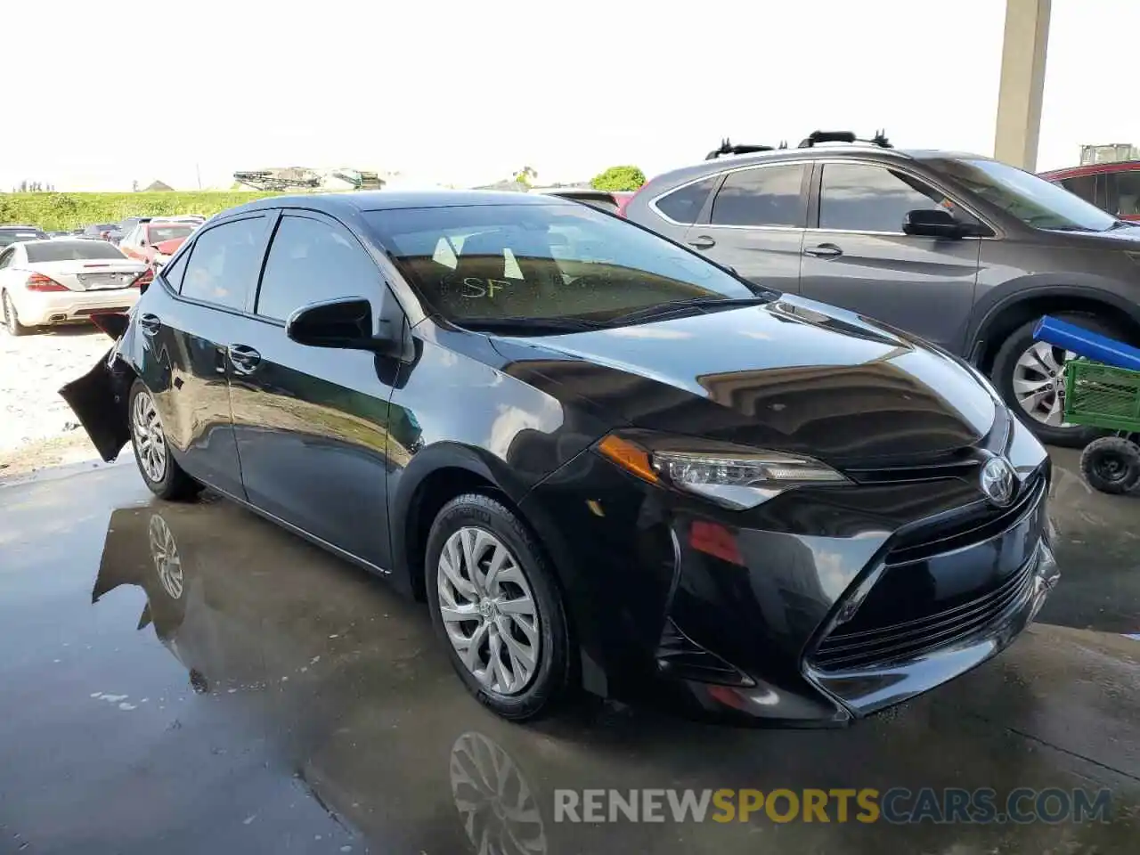 1 Photograph of a damaged car 5YFBURHE4KP929182 TOYOTA COROLLA 2019