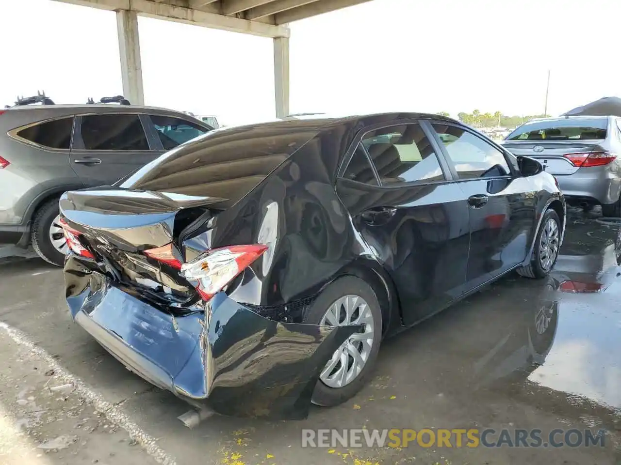 4 Photograph of a damaged car 5YFBURHE4KP929182 TOYOTA COROLLA 2019