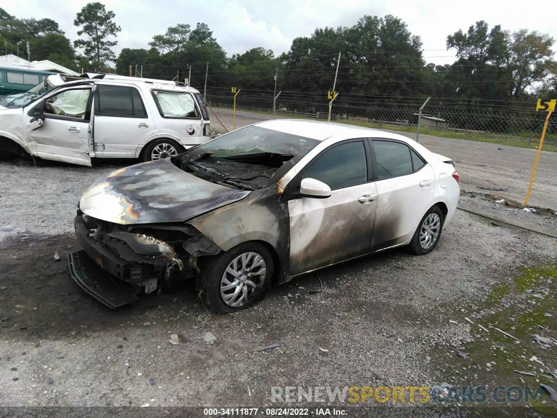 2 Photograph of a damaged car 5YFBURHE4KP930381 TOYOTA COROLLA 2019