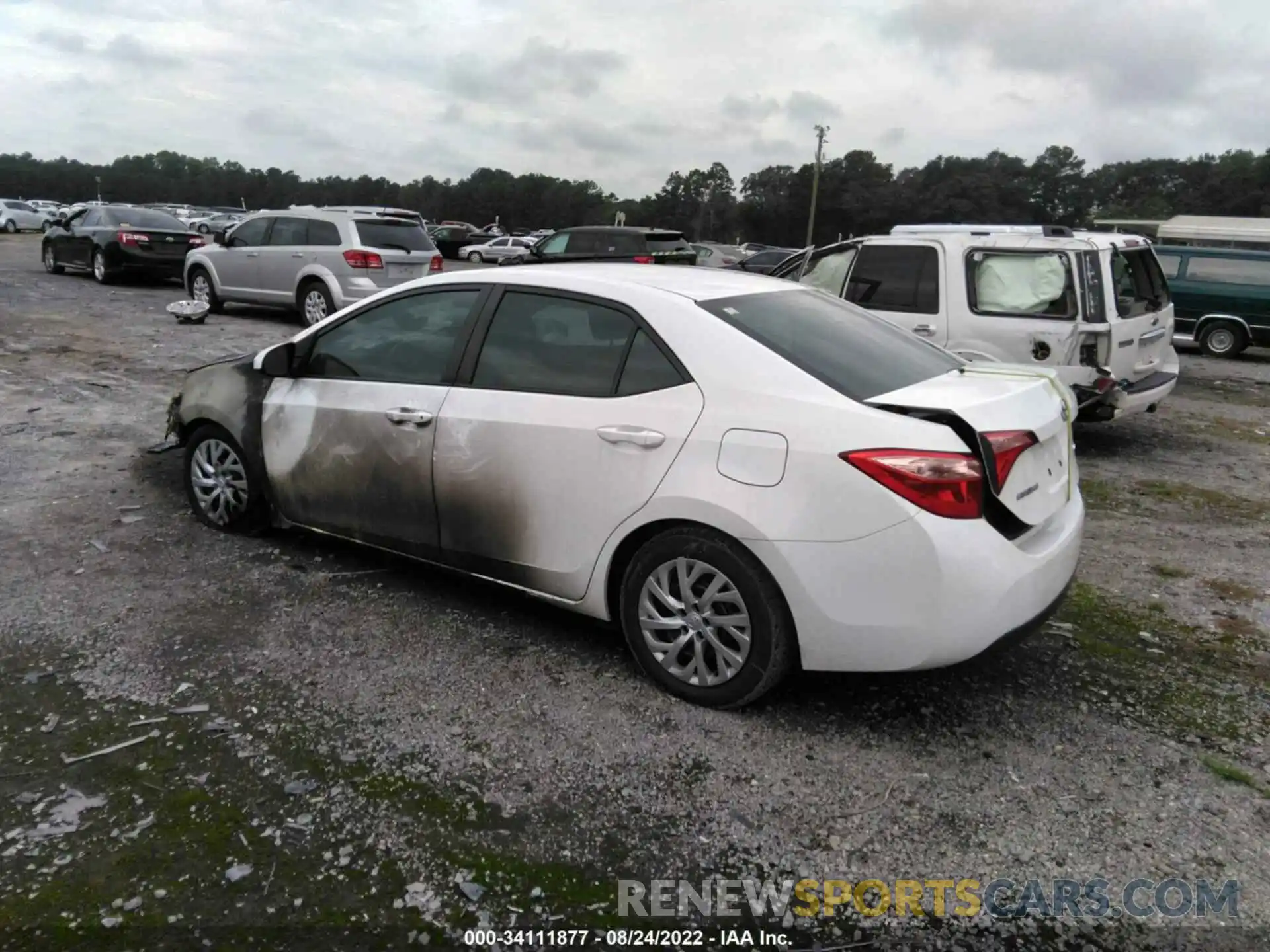 3 Photograph of a damaged car 5YFBURHE4KP930381 TOYOTA COROLLA 2019