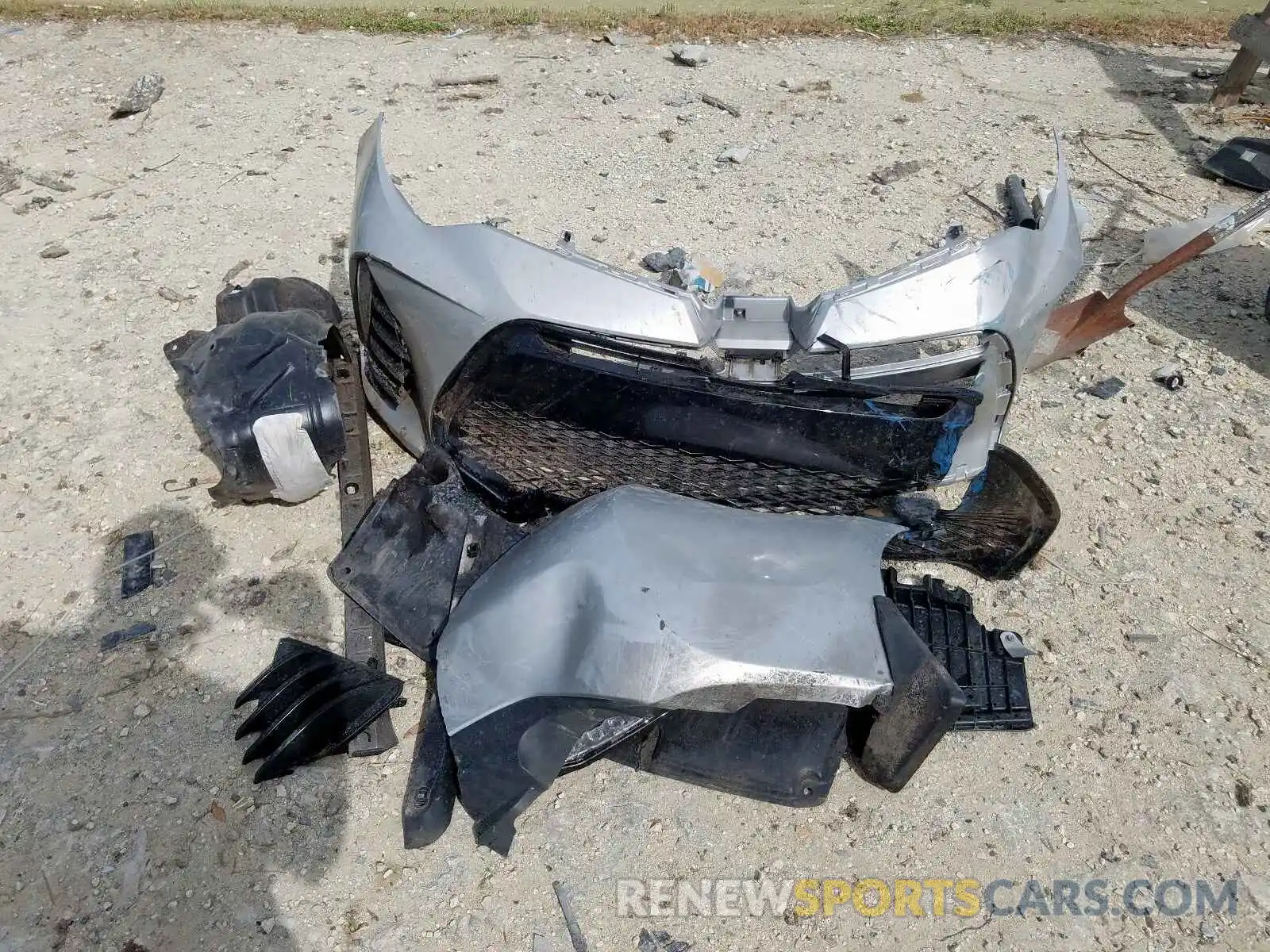 9 Photograph of a damaged car 5YFBURHE4KP932695 TOYOTA COROLLA 2019