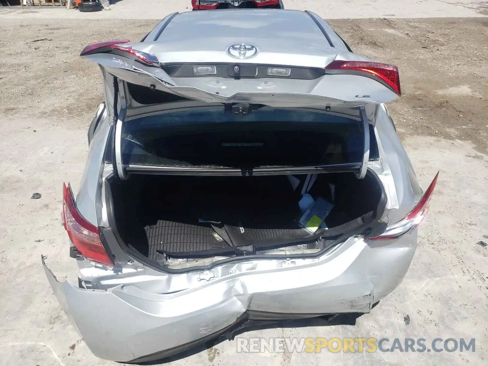 9 Photograph of a damaged car 5YFBURHE4KP934057 TOYOTA COROLLA 2019