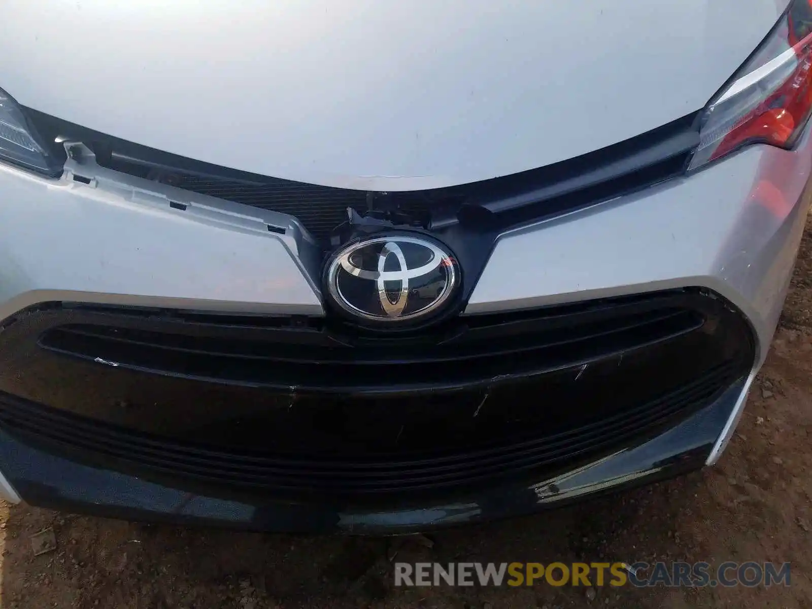 9 Photograph of a damaged car 5YFBURHE4KP934981 TOYOTA COROLLA 2019