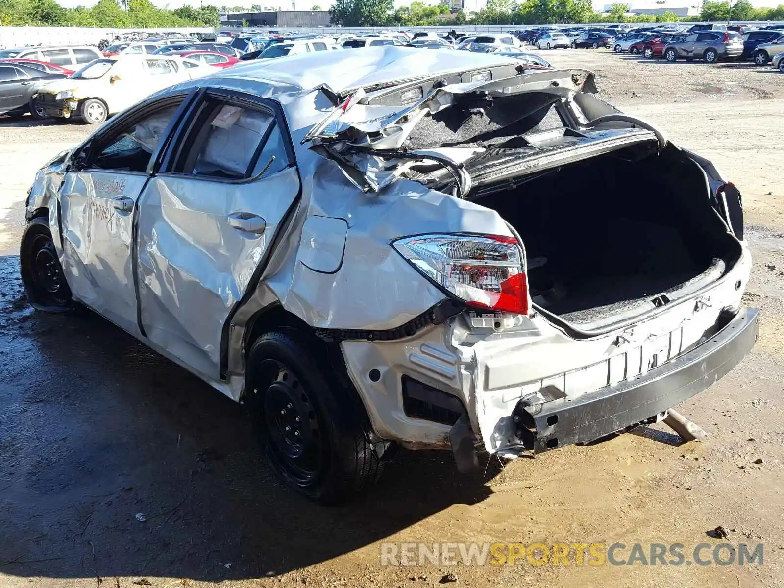 3 Photograph of a damaged car 5YFBURHE4KP935046 TOYOTA COROLLA 2019
