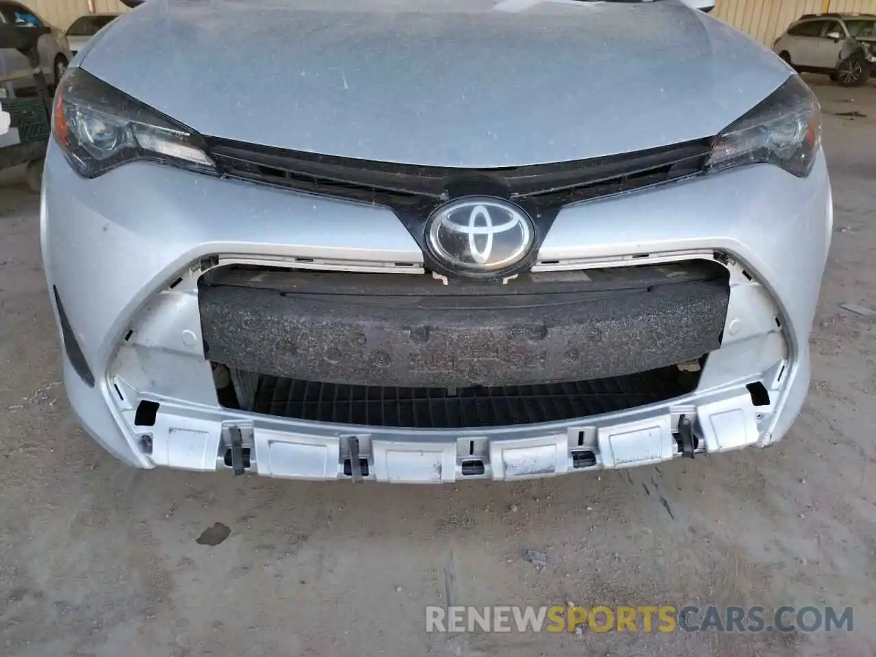 9 Photograph of a damaged car 5YFBURHE4KP935094 TOYOTA COROLLA 2019