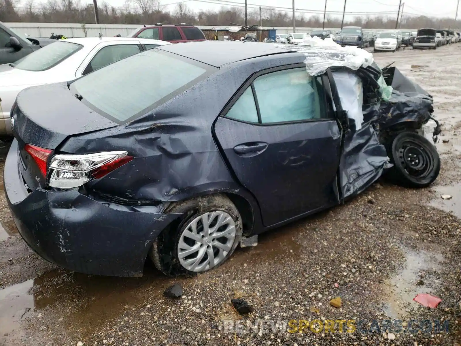 4 Photograph of a damaged car 5YFBURHE4KP936133 TOYOTA COROLLA 2019