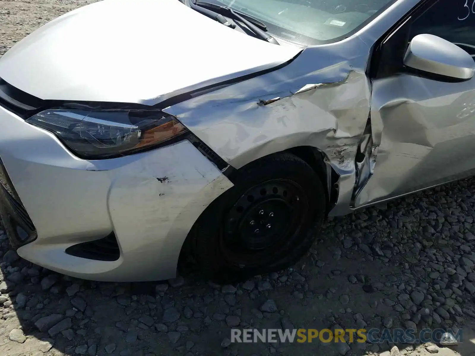 9 Photograph of a damaged car 5YFBURHE4KP936567 TOYOTA COROLLA 2019