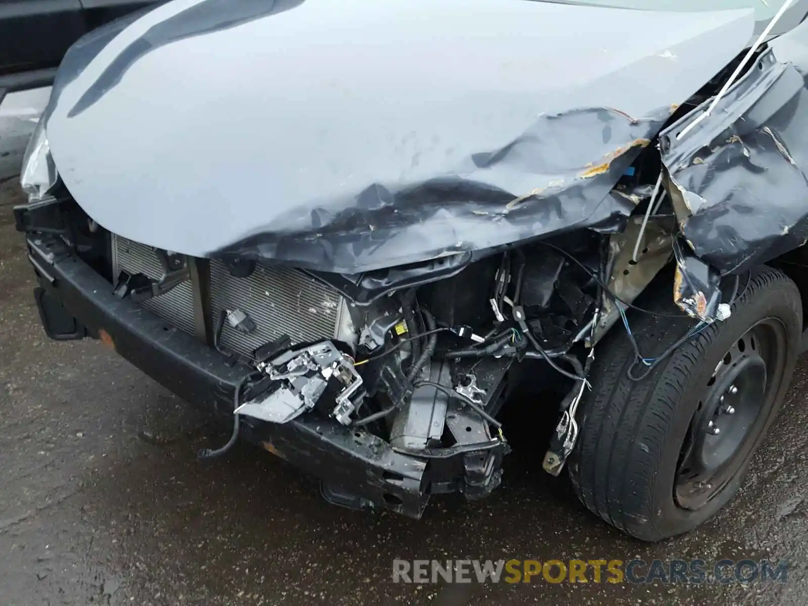 9 Photograph of a damaged car 5YFBURHE4KP937329 TOYOTA COROLLA 2019