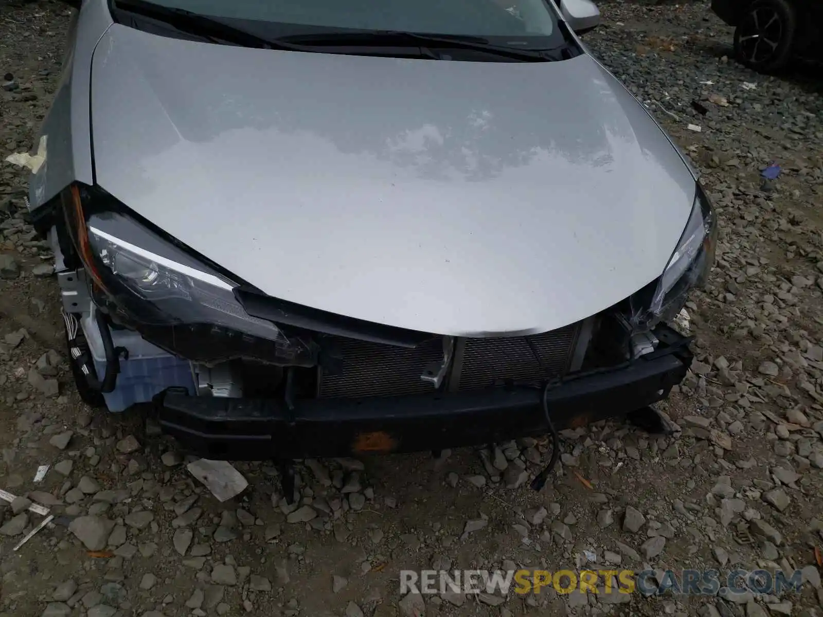 9 Photograph of a damaged car 5YFBURHE4KP937556 TOYOTA COROLLA 2019