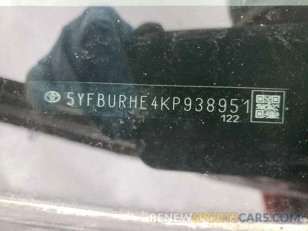 10 Photograph of a damaged car 5YFBURHE4KP938951 TOYOTA COROLLA 2019