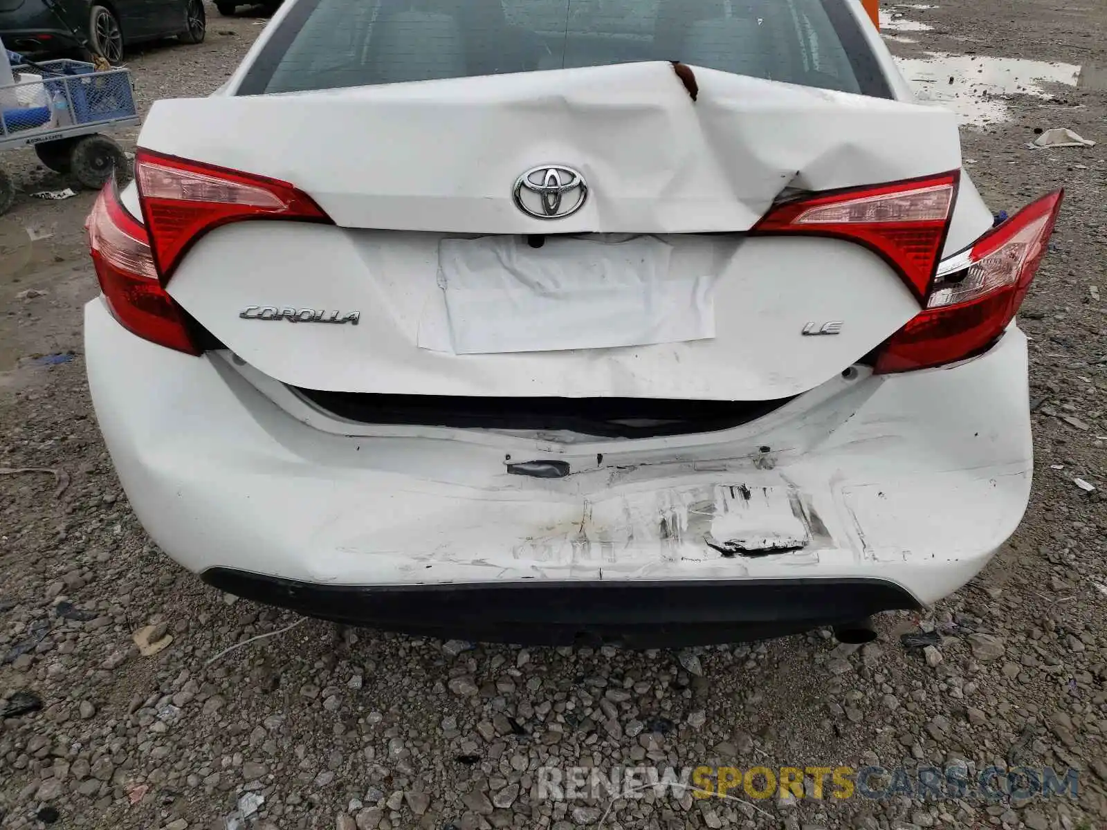 9 Photograph of a damaged car 5YFBURHE4KP939405 TOYOTA COROLLA 2019