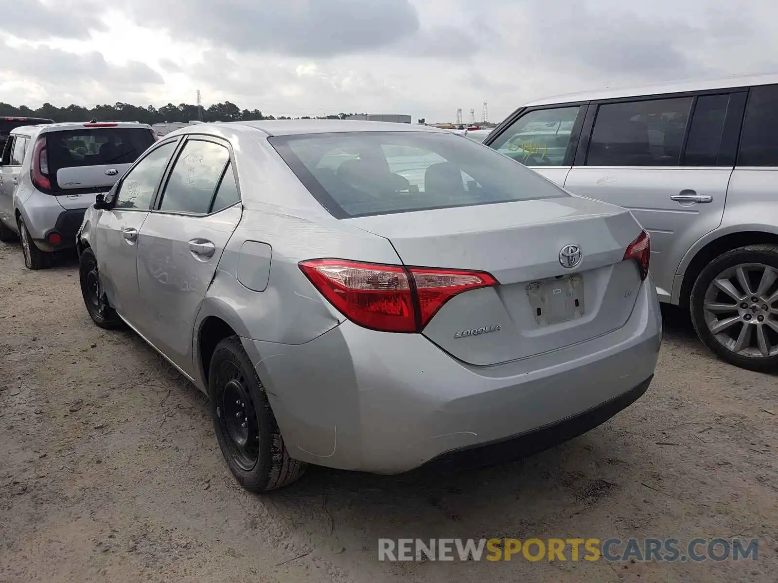 3 Photograph of a damaged car 5YFBURHE4KP939484 TOYOTA COROLLA 2019