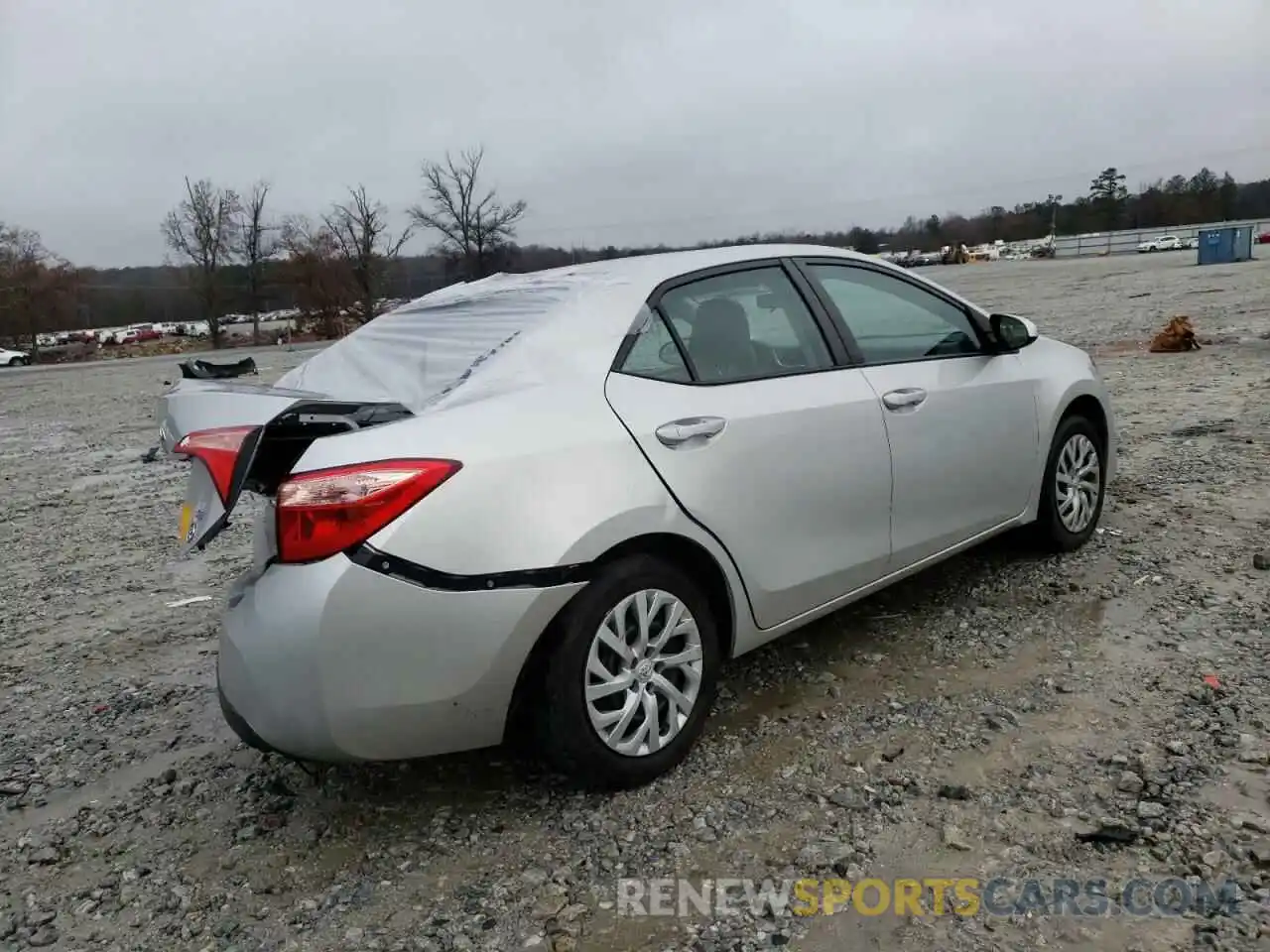 4 Photograph of a damaged car 5YFBURHE4KP940778 TOYOTA COROLLA 2019