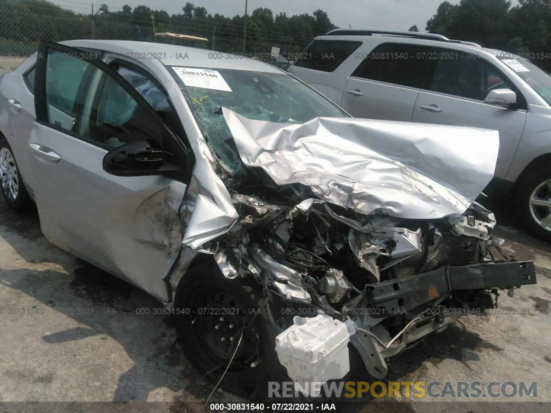 6 Photograph of a damaged car 5YFBURHE4KP943289 TOYOTA COROLLA 2019