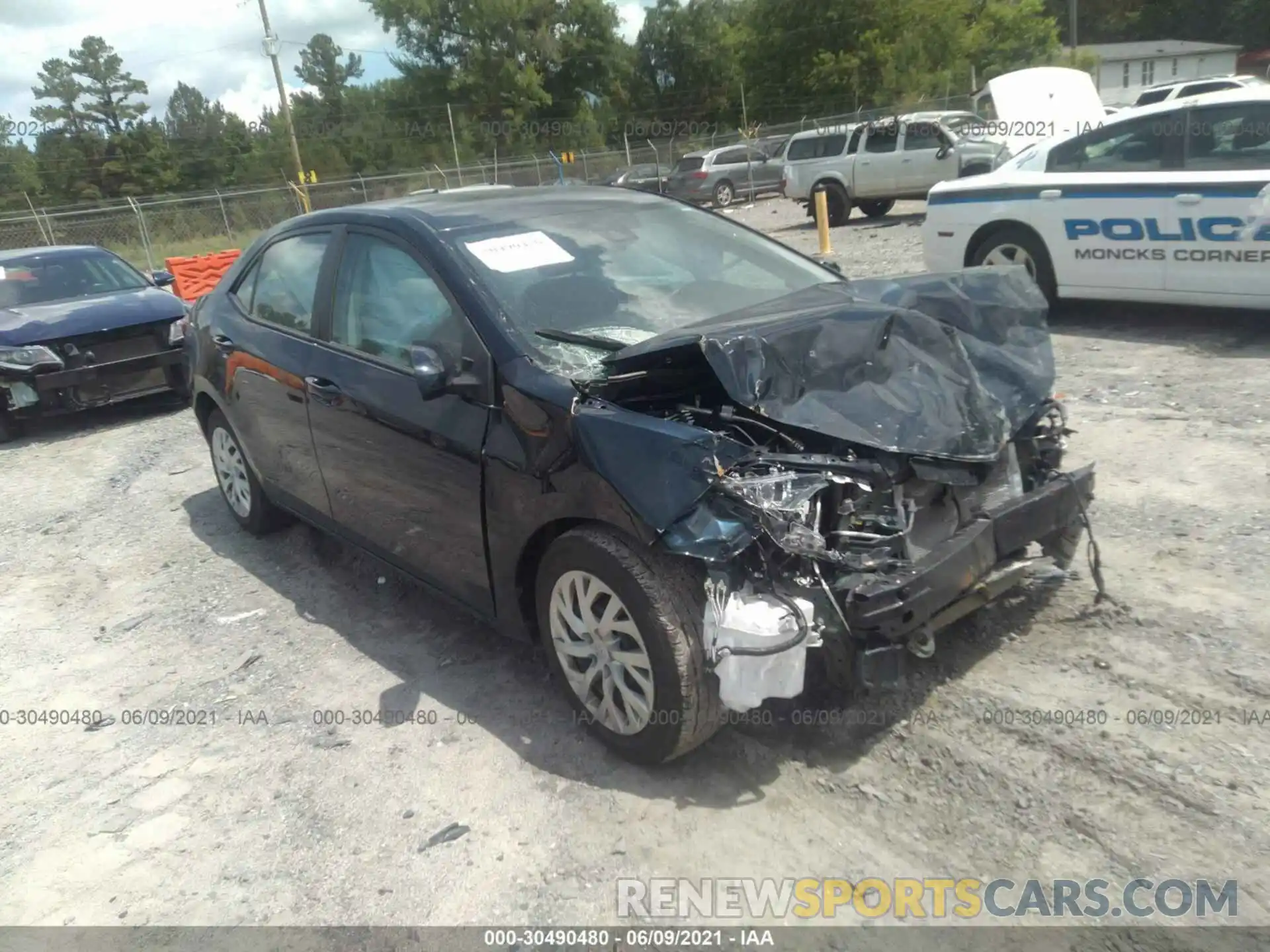 1 Photograph of a damaged car 5YFBURHE4KP943714 TOYOTA COROLLA 2019