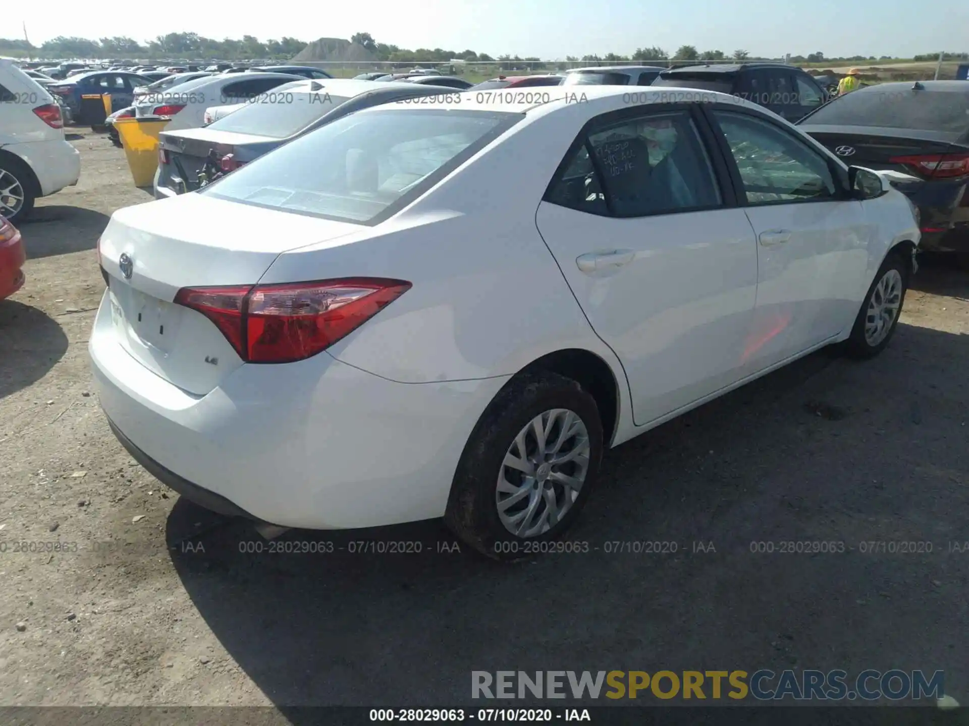 4 Photograph of a damaged car 5YFBURHE4KP944152 TOYOTA COROLLA 2019