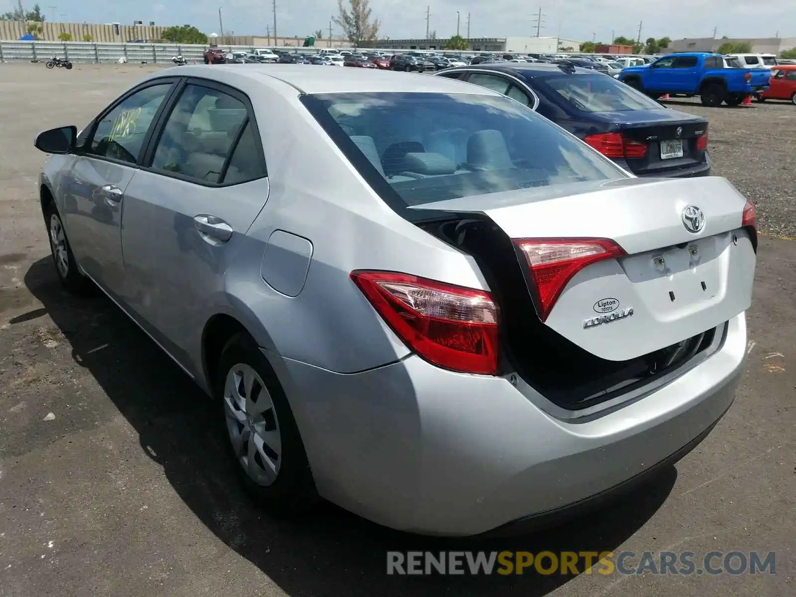 3 Photograph of a damaged car 5YFBURHE4KP944572 TOYOTA COROLLA 2019