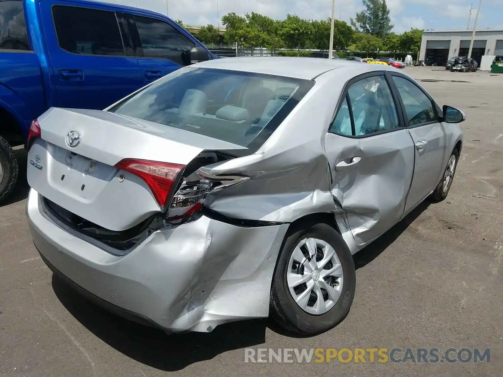 4 Photograph of a damaged car 5YFBURHE4KP944572 TOYOTA COROLLA 2019