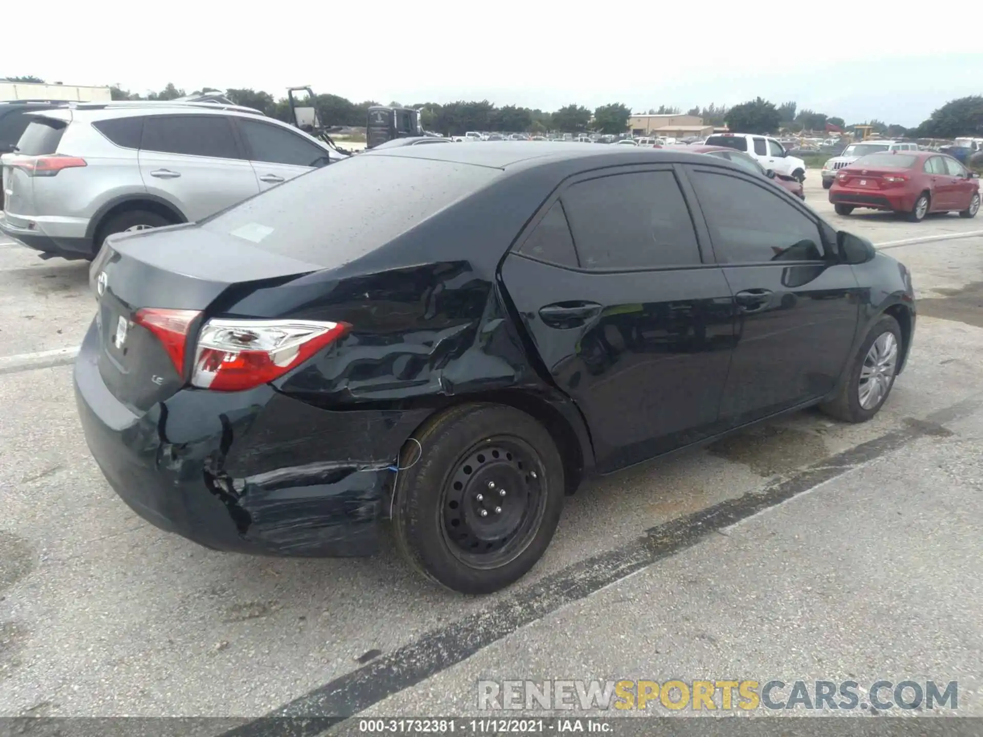 4 Photograph of a damaged car 5YFBURHE4KP945608 TOYOTA COROLLA 2019