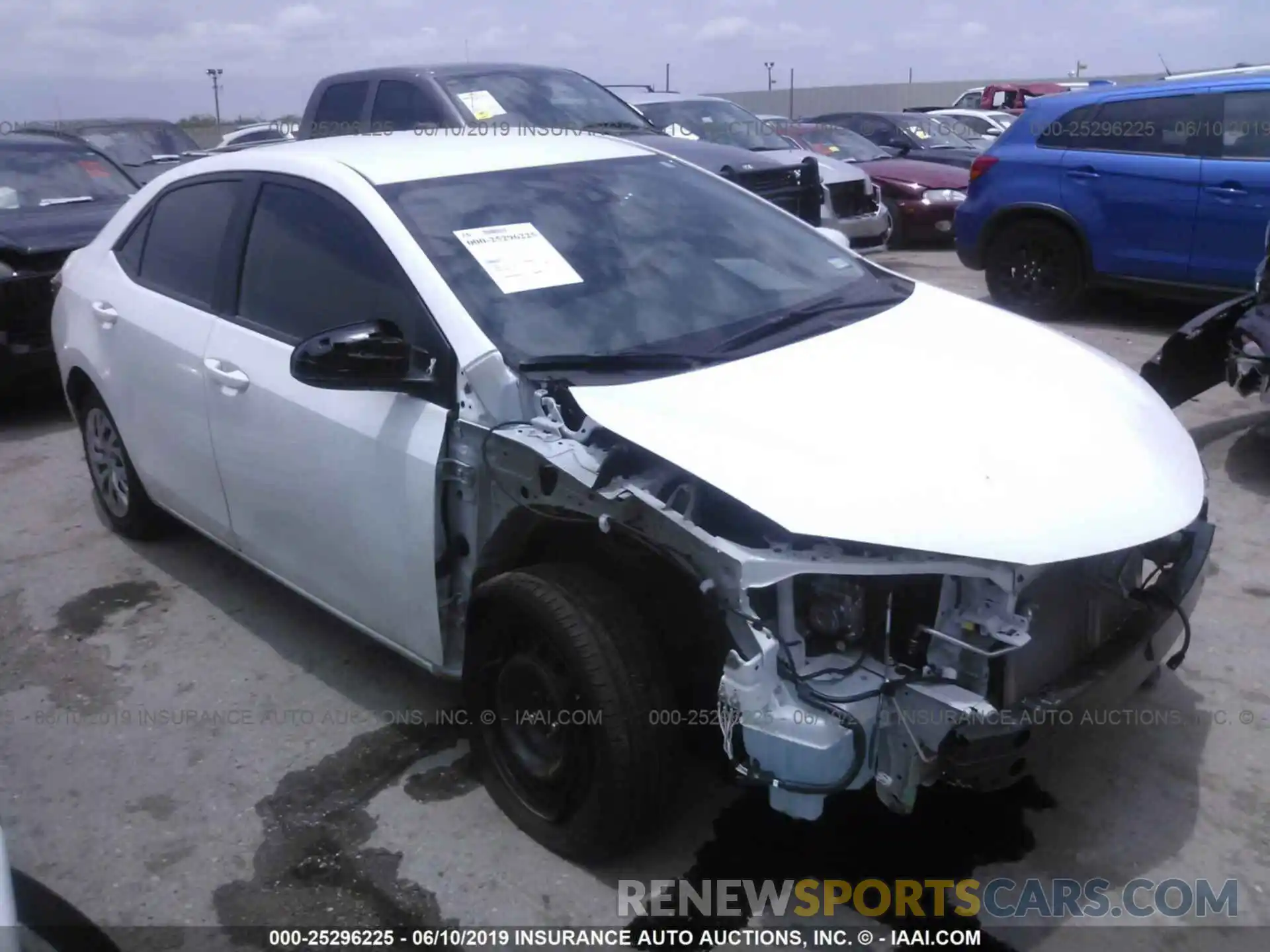 1 Photograph of a damaged car 5YFBURHE4KP945818 TOYOTA COROLLA 2019