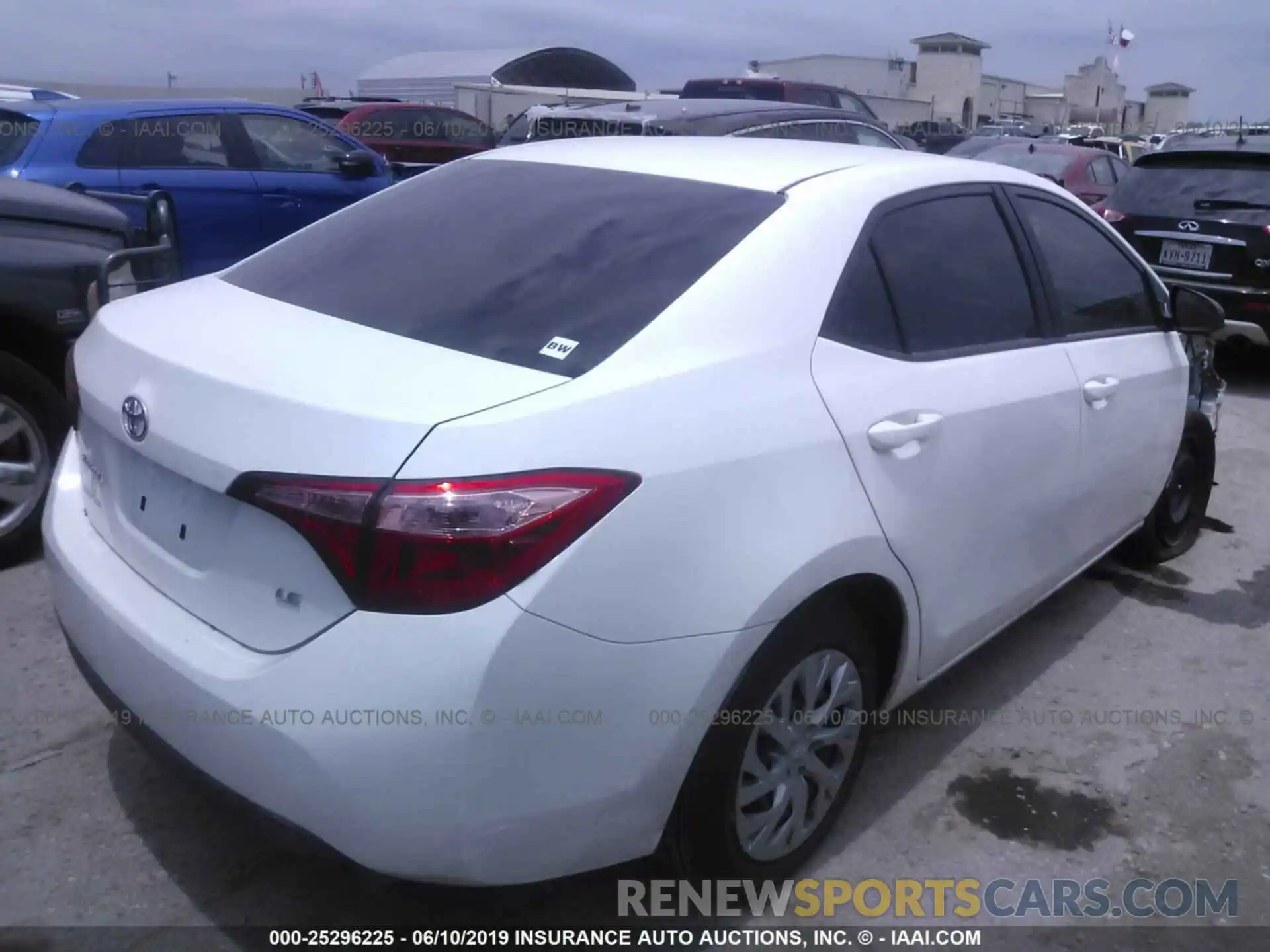 4 Photograph of a damaged car 5YFBURHE4KP945818 TOYOTA COROLLA 2019