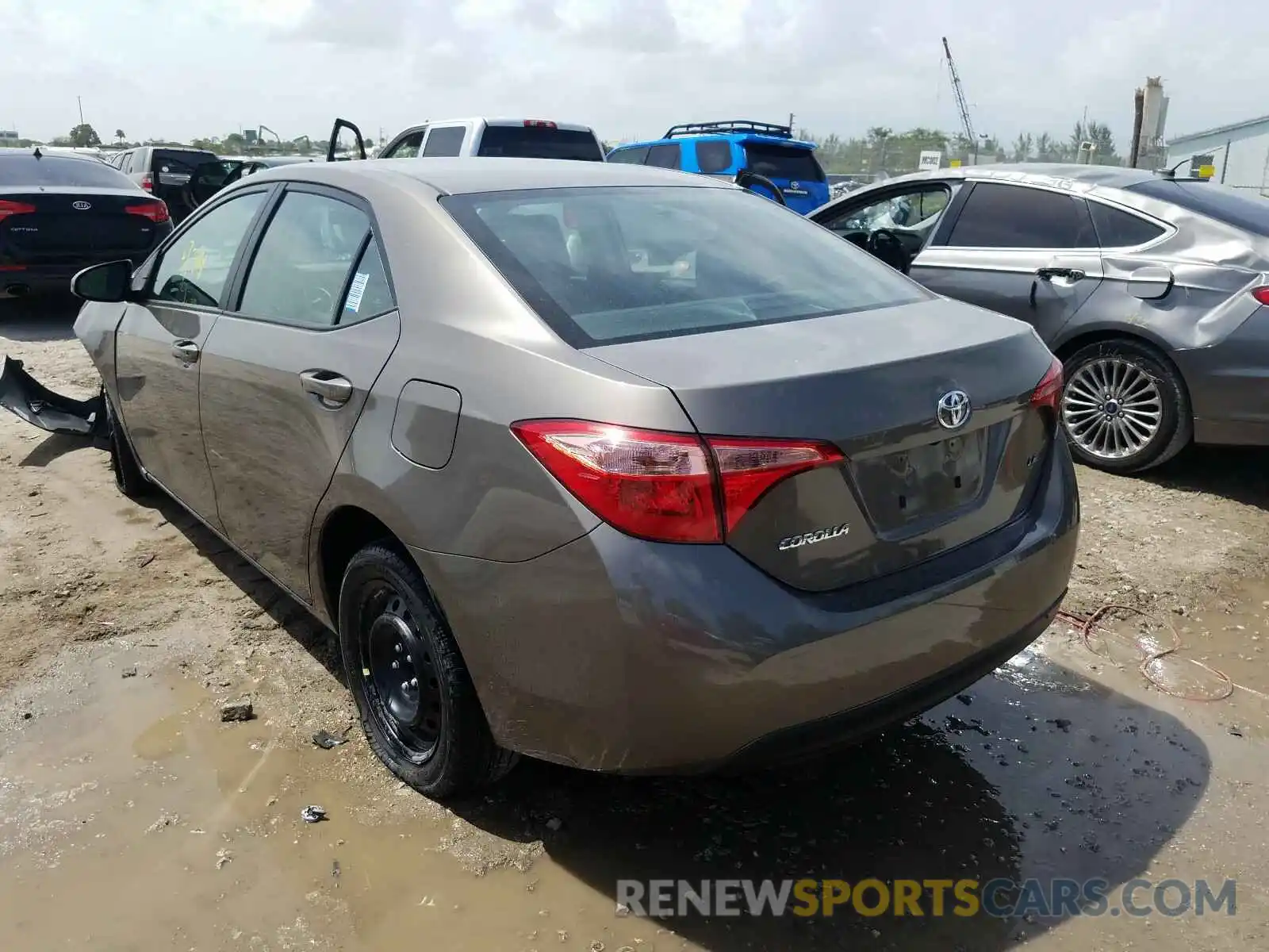 3 Photograph of a damaged car 5YFBURHE4KP946810 TOYOTA COROLLA 2019