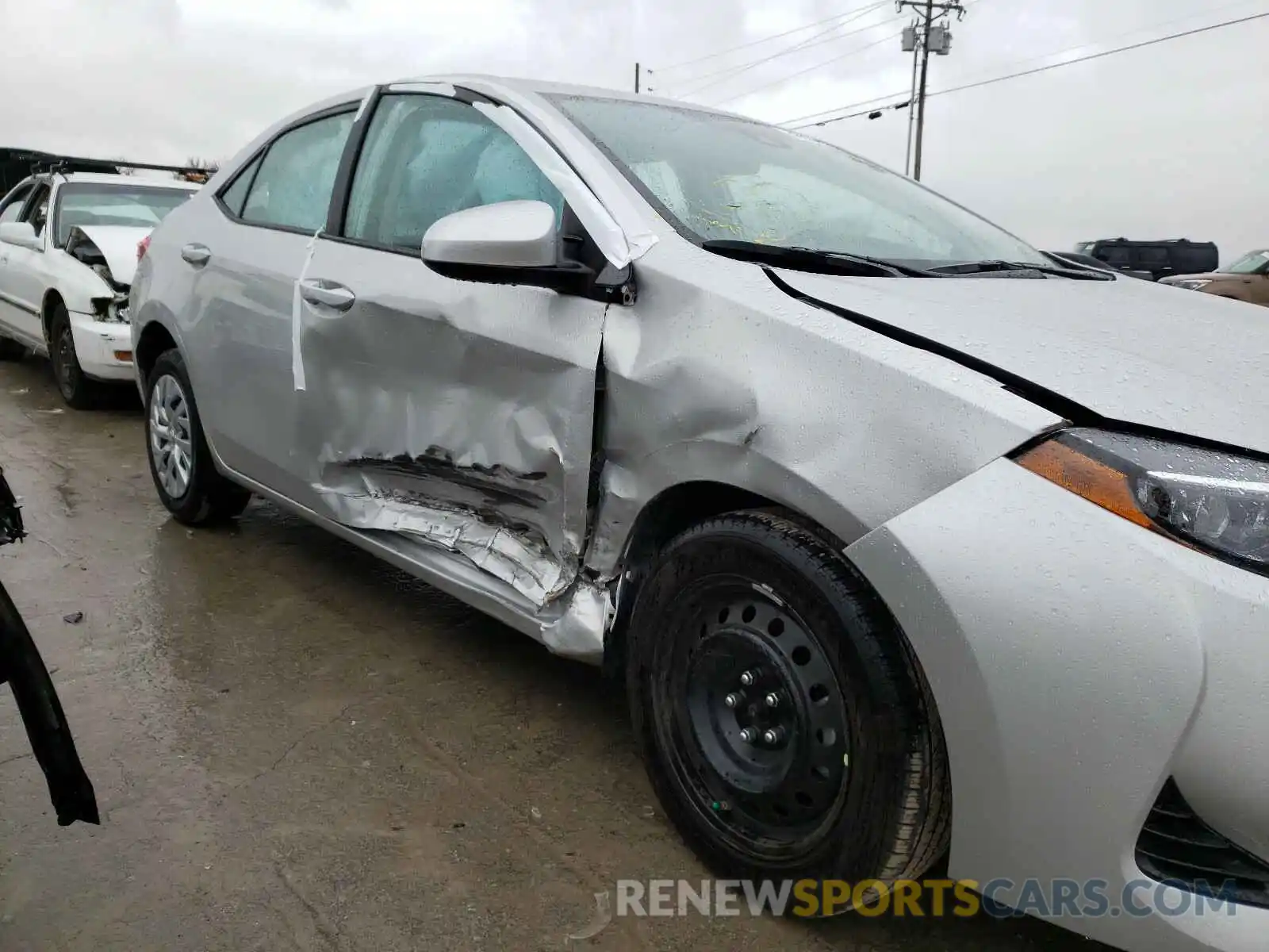 9 Photograph of a damaged car 5YFBURHE4KP947777 TOYOTA COROLLA 2019