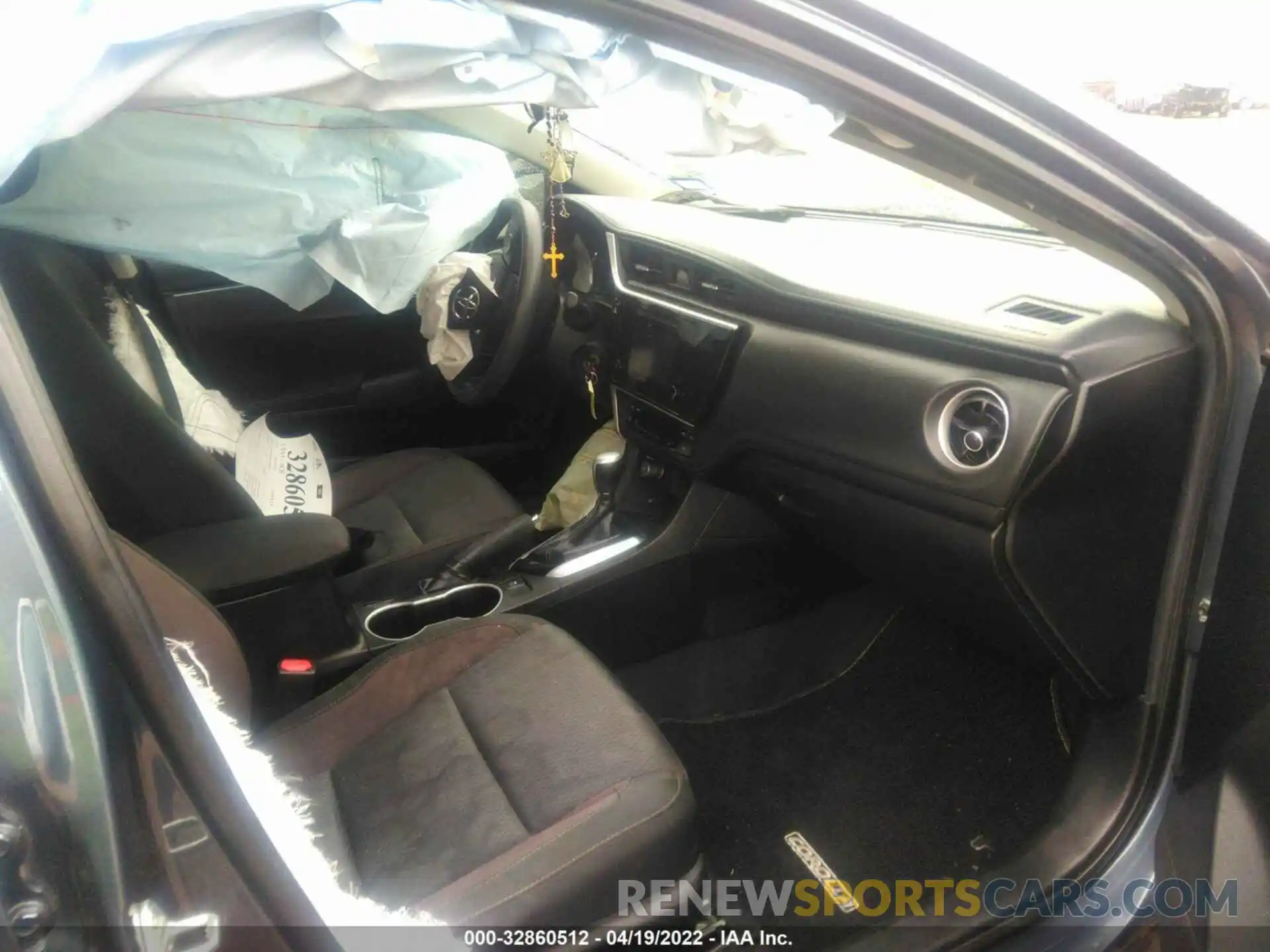 5 Photograph of a damaged car 5YFBURHE4KP948251 TOYOTA COROLLA 2019