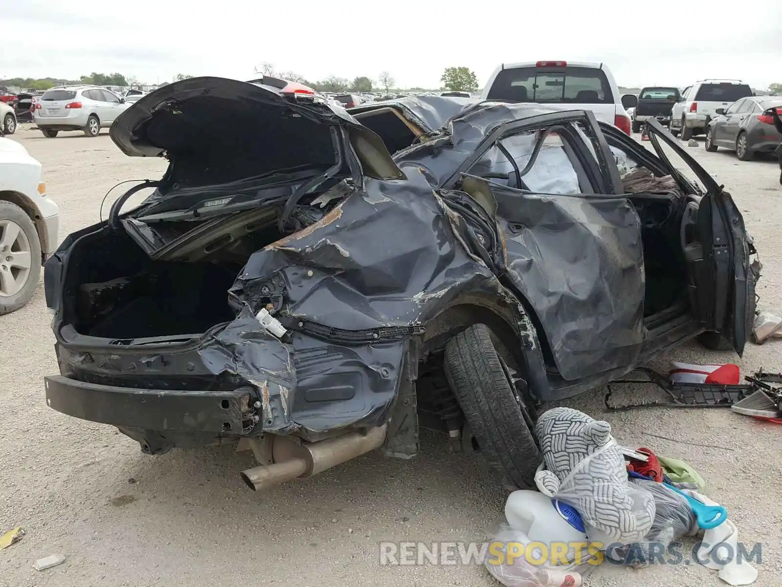 4 Фотография поврежденного автомобиля 5YFBURHE5KP856369 TOYOTA COROLLA 2019