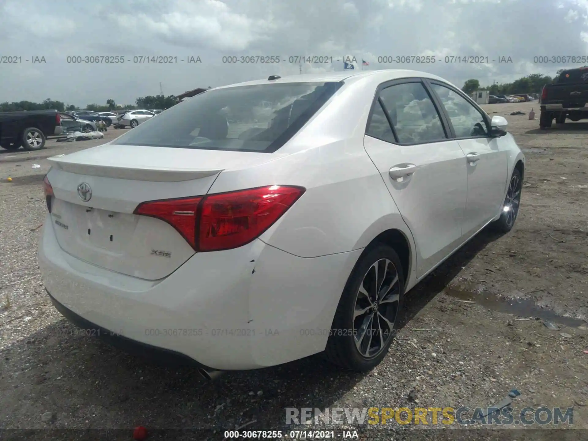 4 Photograph of a damaged car 5YFBURHE5KP858235 TOYOTA COROLLA 2019